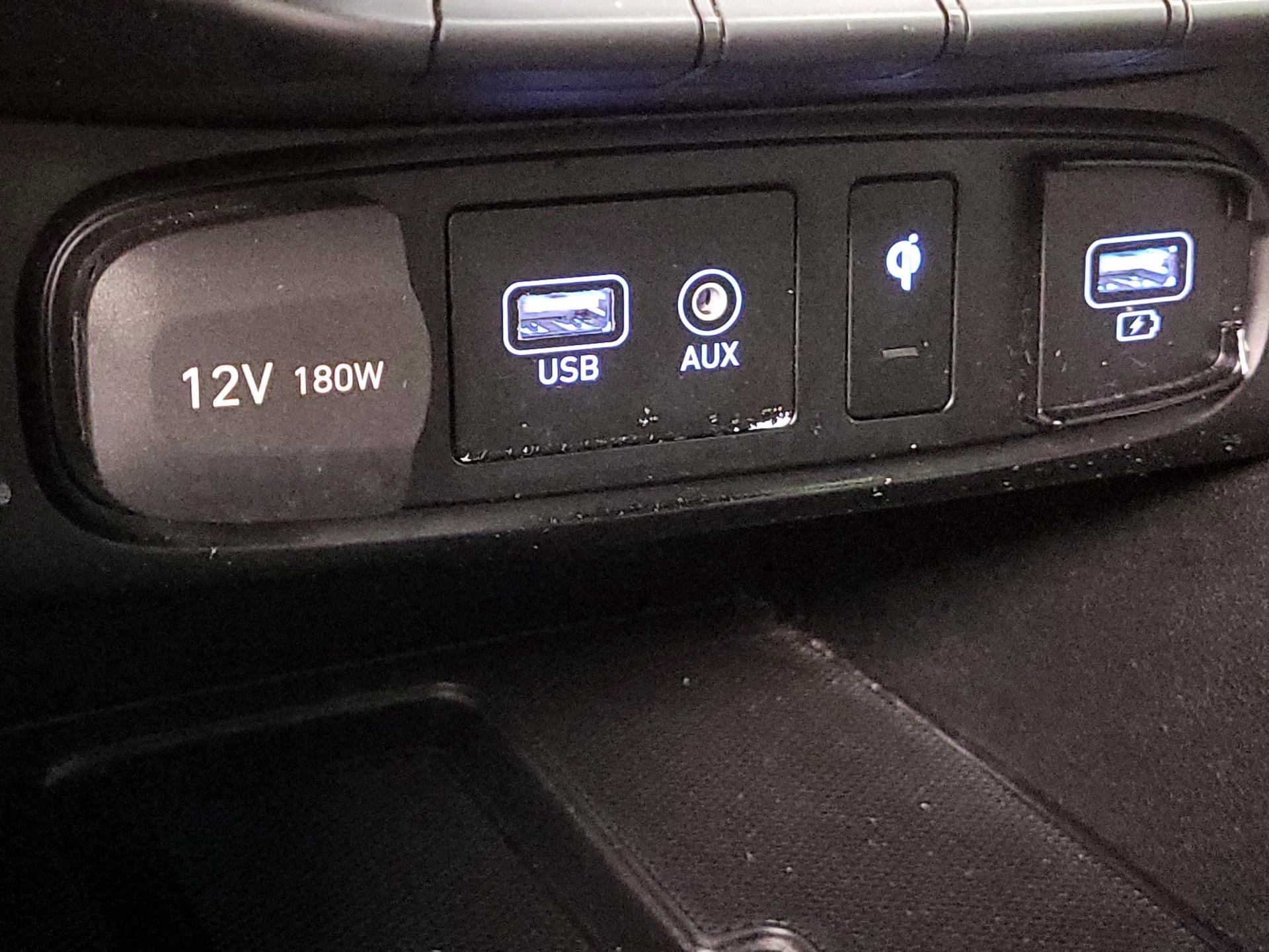 Thumbnail: 2020 Hyundai Veloster - 18