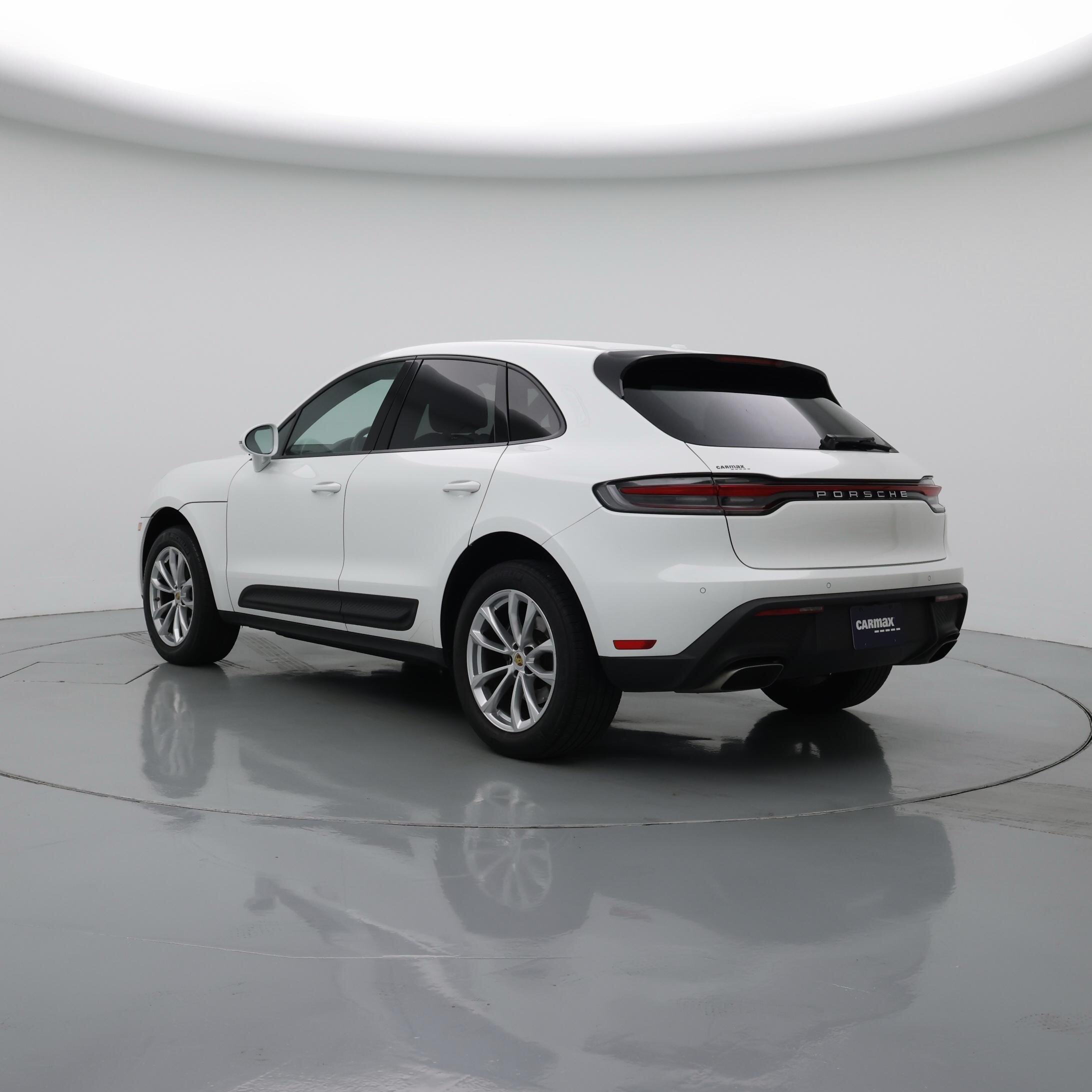 Thumbnail: 2023 Porsche Macan - 2