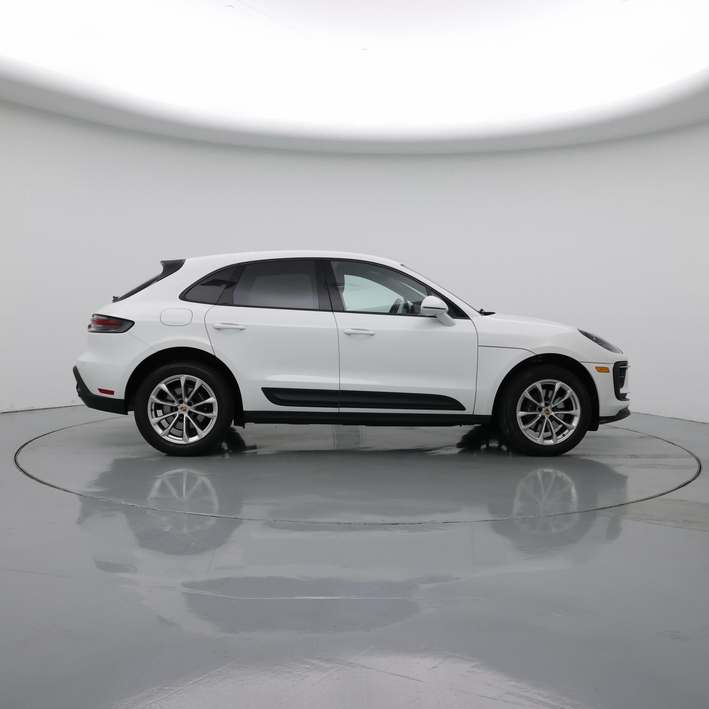 Thumbnail: 2023 Porsche Macan - 7