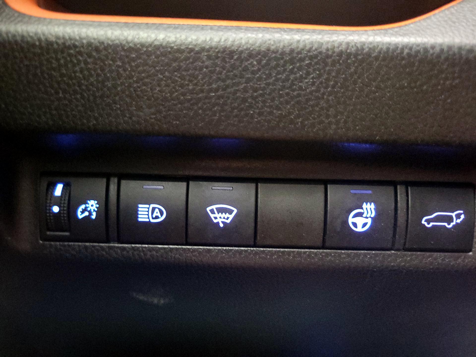 Thumbnail: 2019 Toyota RAV4 - 13