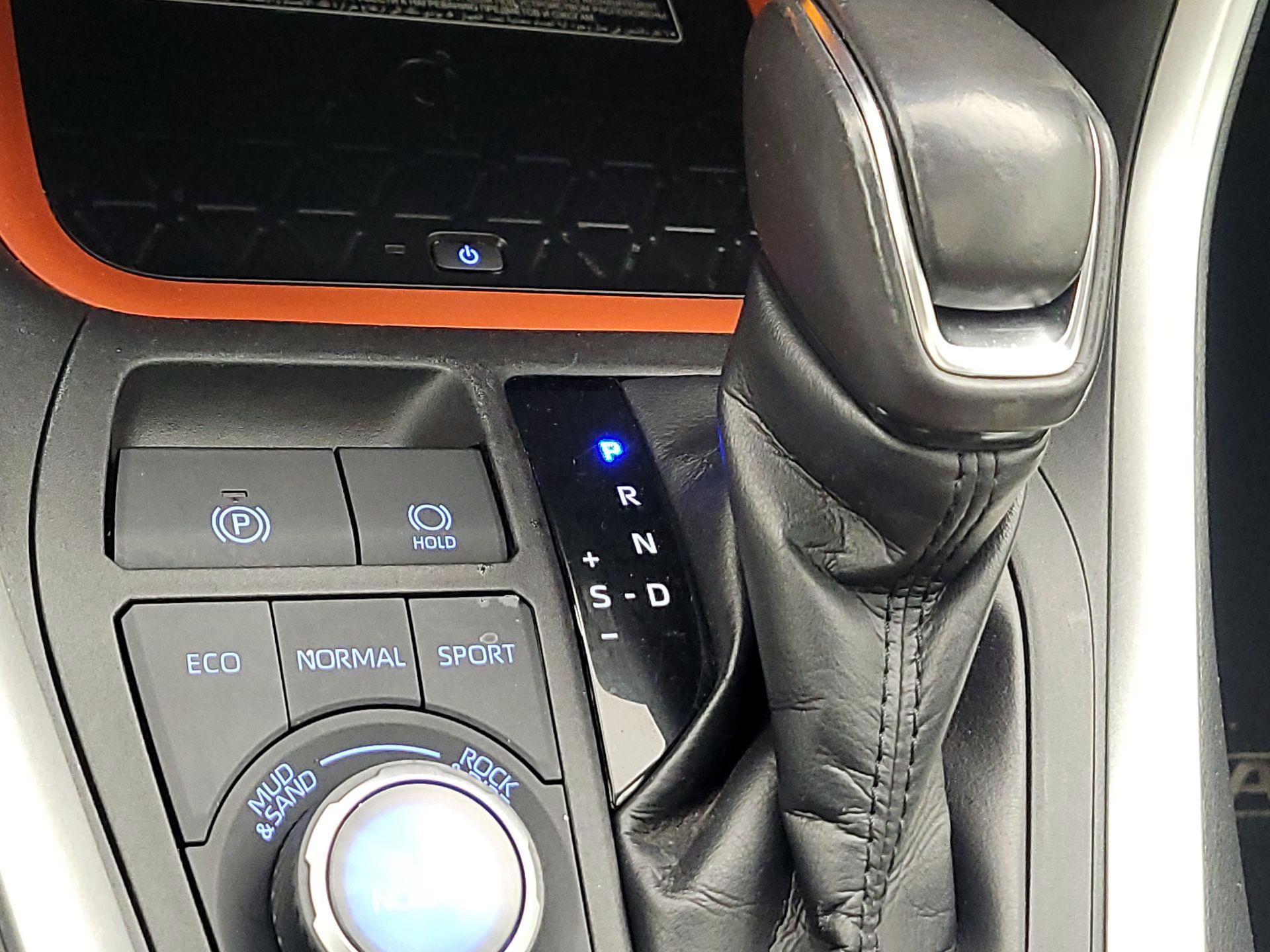 Thumbnail: 2019 Toyota RAV4 - 18