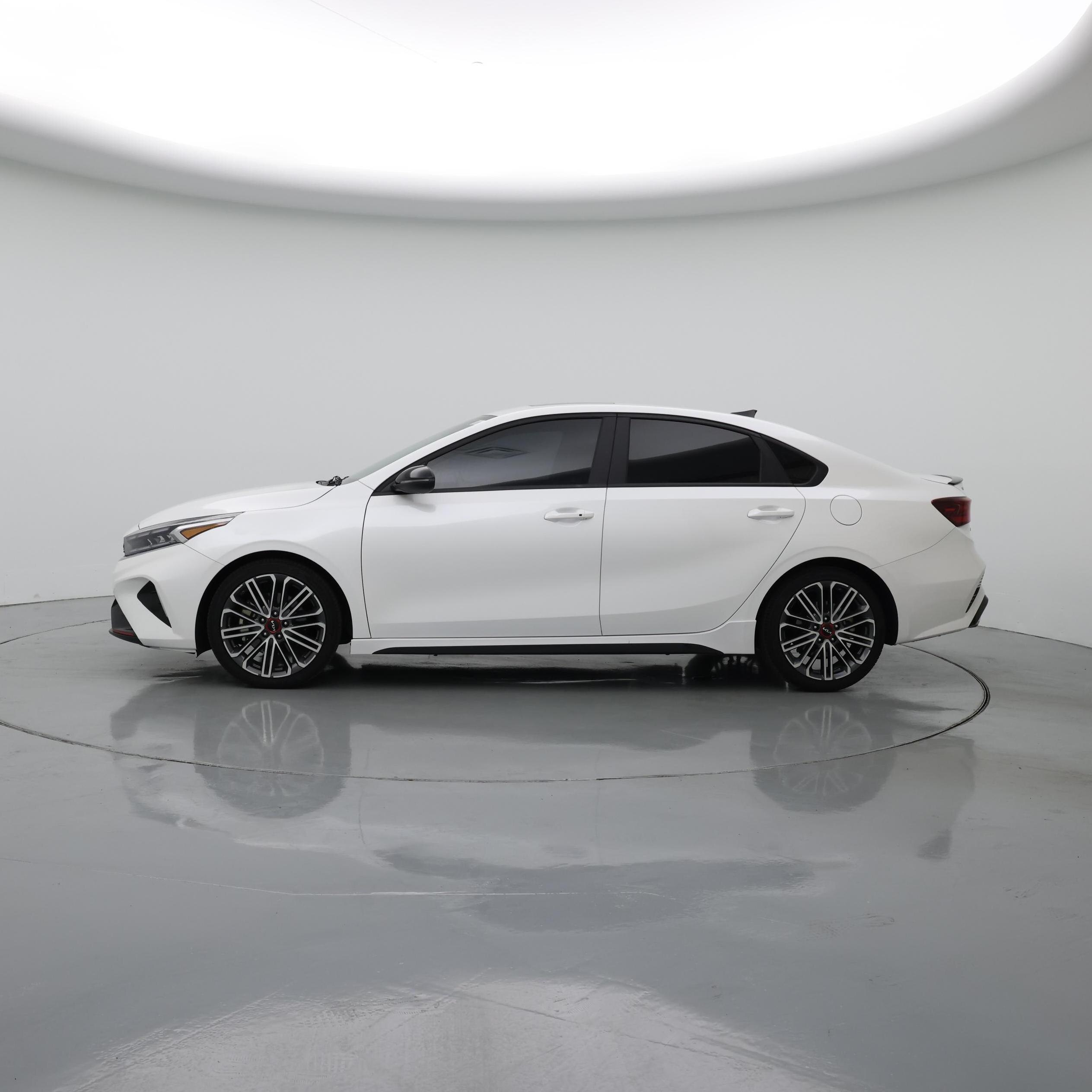 Thumbnail: 2023 Kia Forte - 3