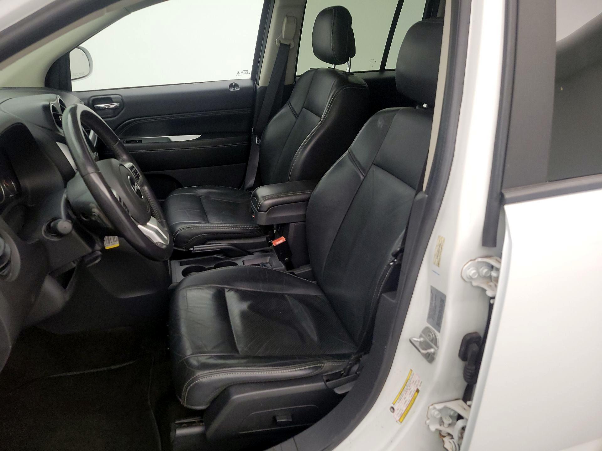 Thumbnail: 2017 Jeep Compass - 11