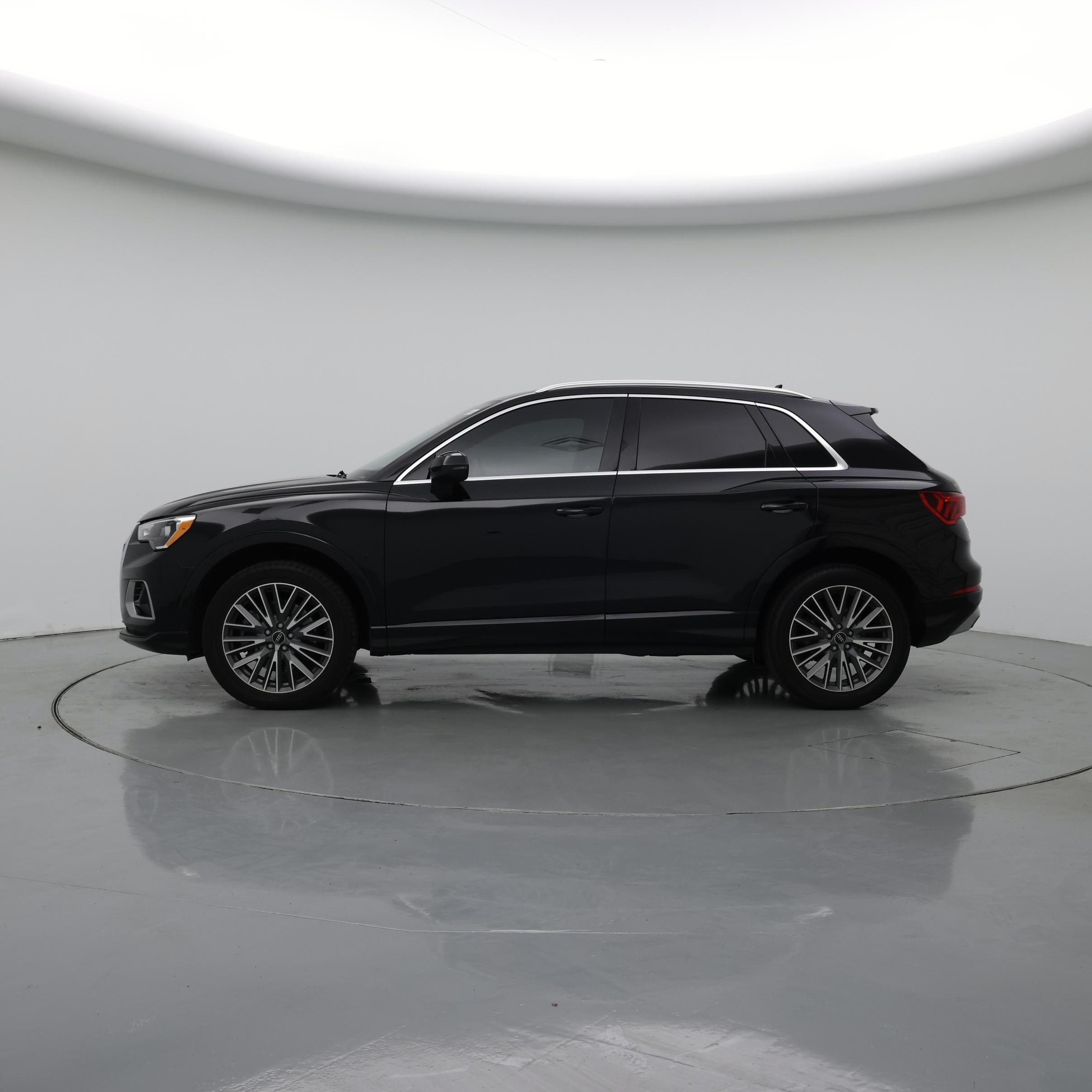 Thumbnail: 2022 Audi Q3 - 3