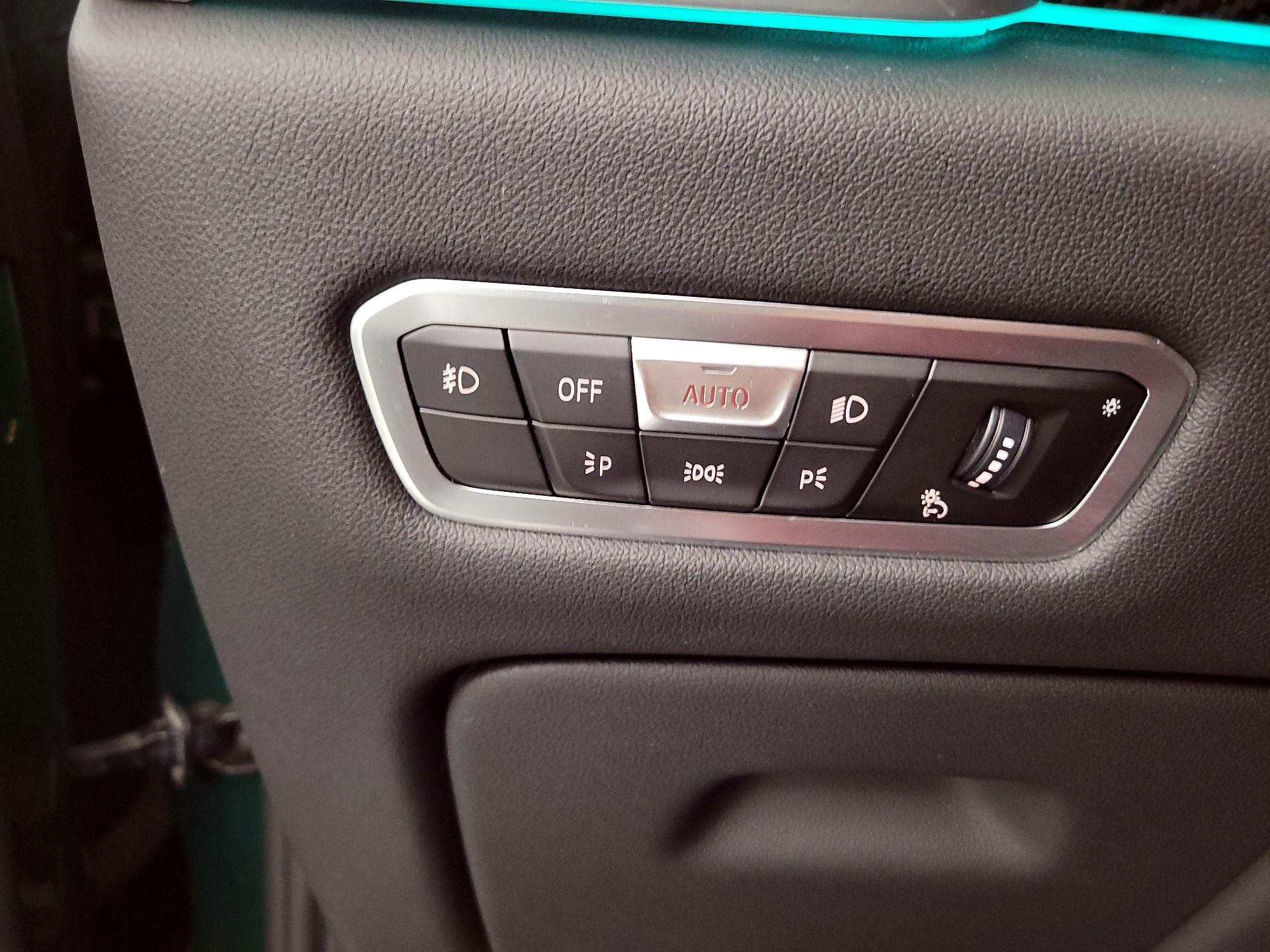 Thumbnail: 2021 BMW X6 - 13