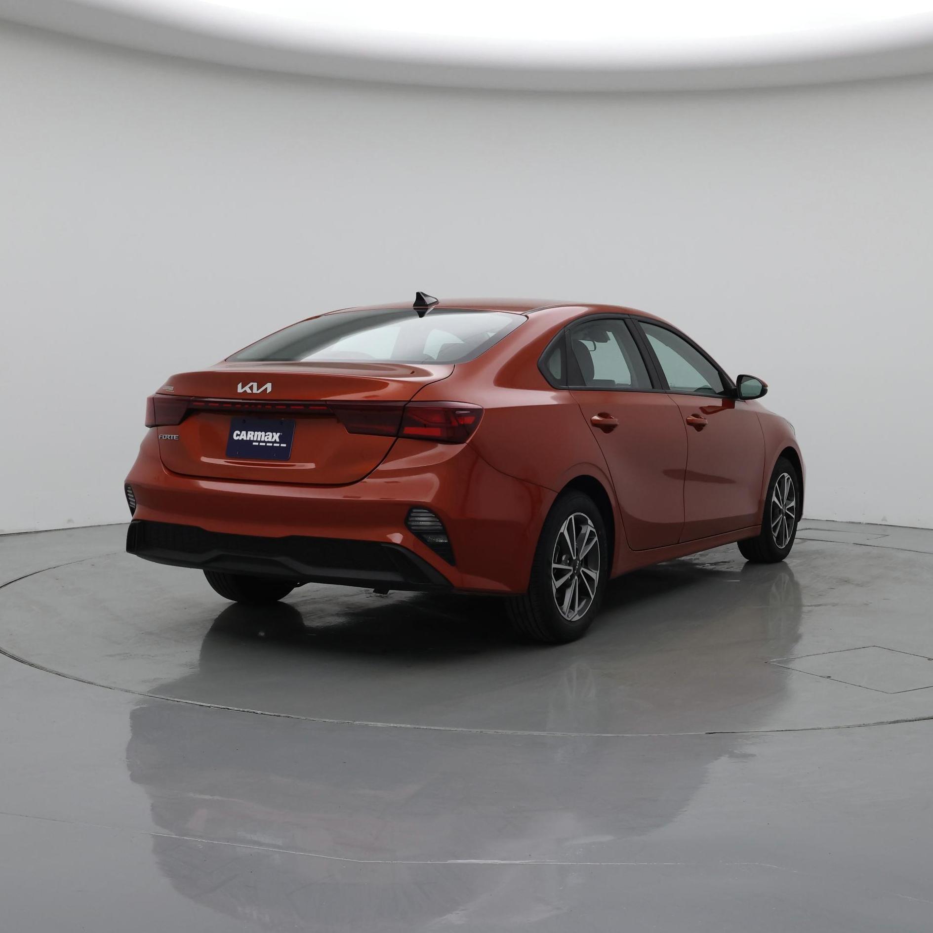 Thumbnail: 2023 Kia Forte - 8