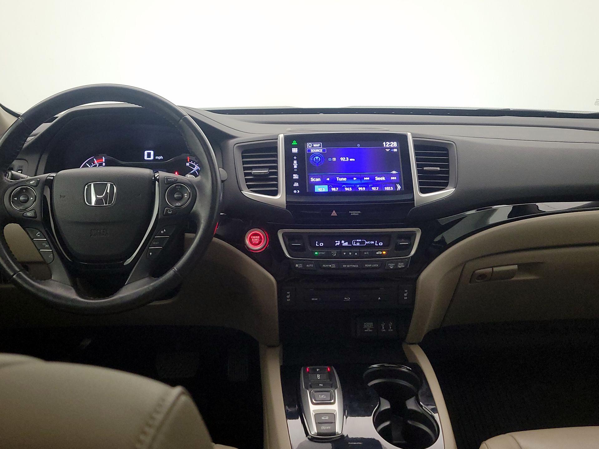 Thumbnail: 2016 Honda Pilot - 9