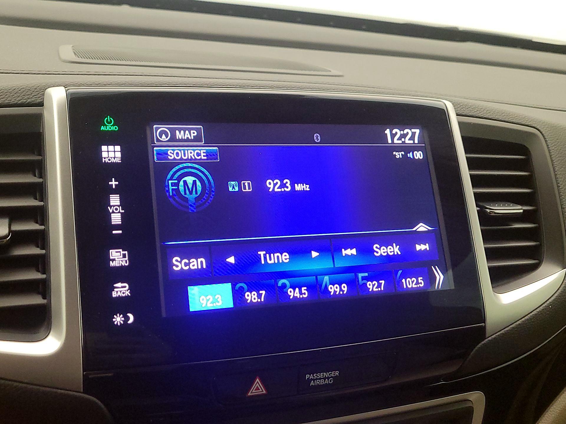 Thumbnail: 2016 Honda Pilot - 15