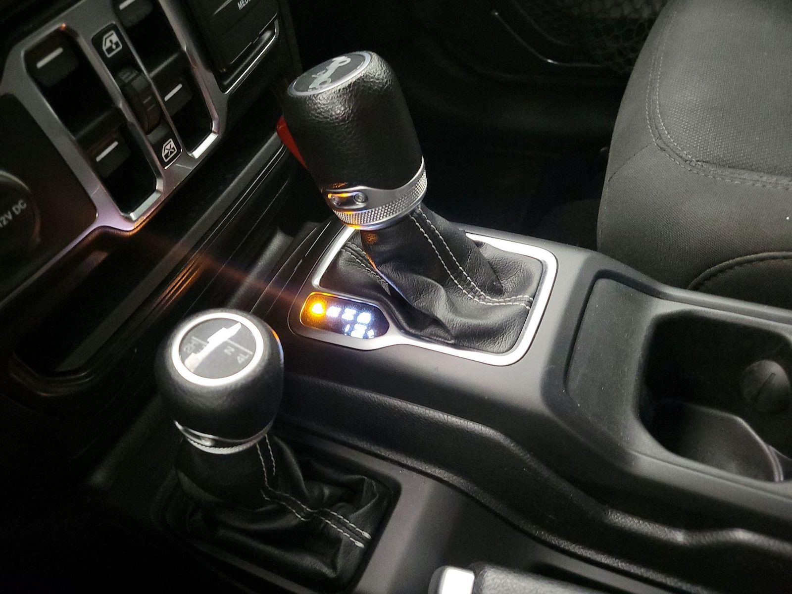 2018 Jeep All-New Wrangler Unlimited Sahara - Photo 19