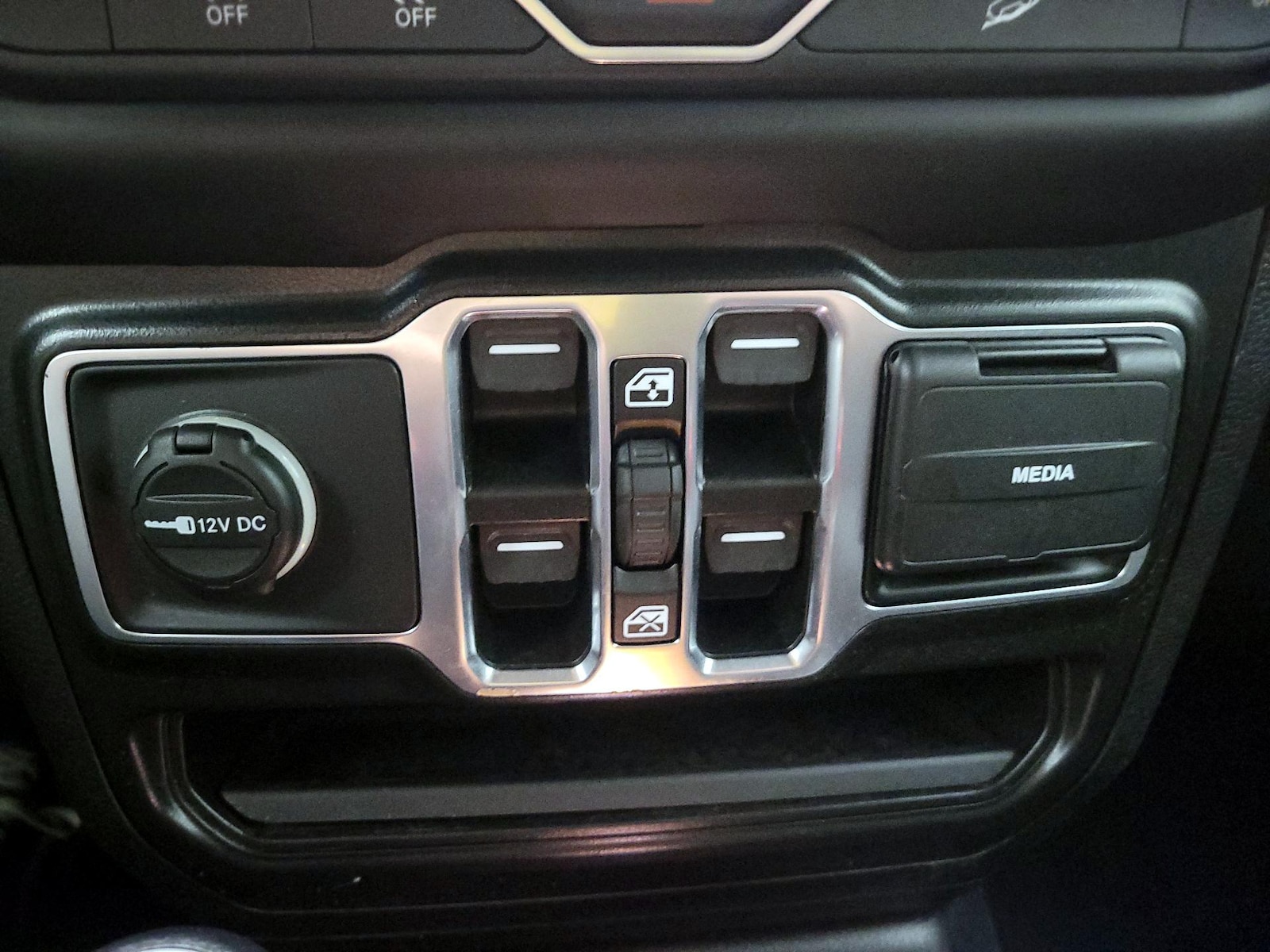 2018 Jeep All-New Wrangler Unlimited Sahara - Photo 20