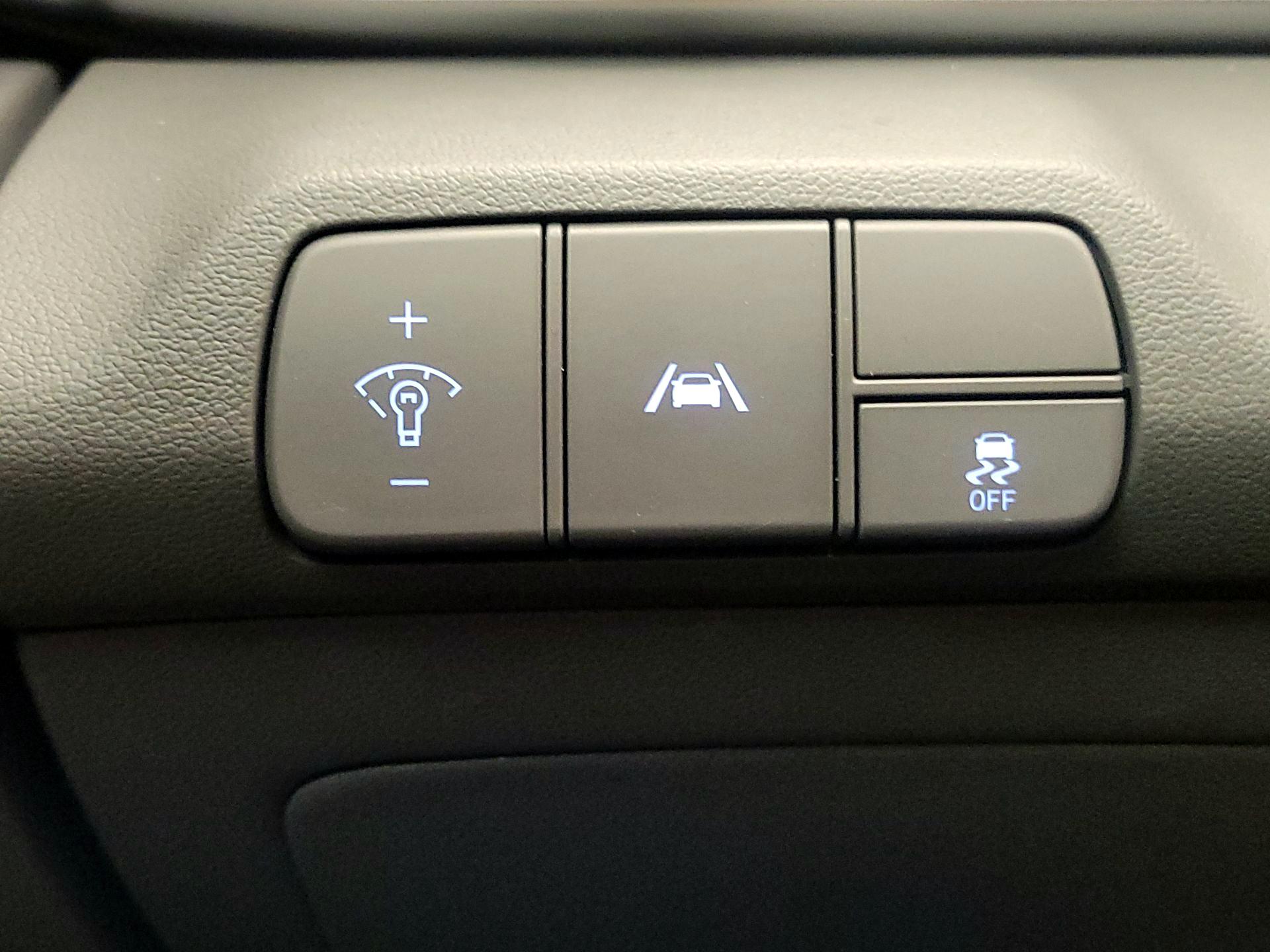 Thumbnail: 2023 Hyundai Elantra - 13