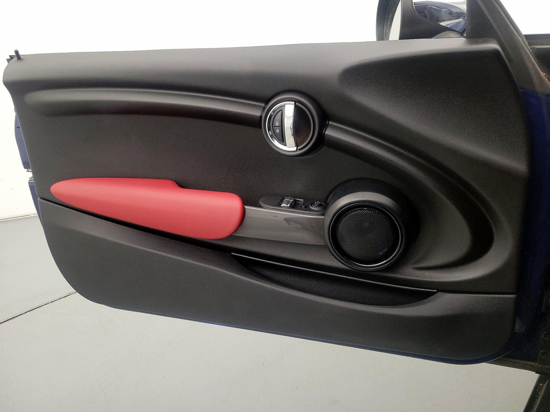 Thumbnail: 2015 MINI Cooper Hardtop - 12