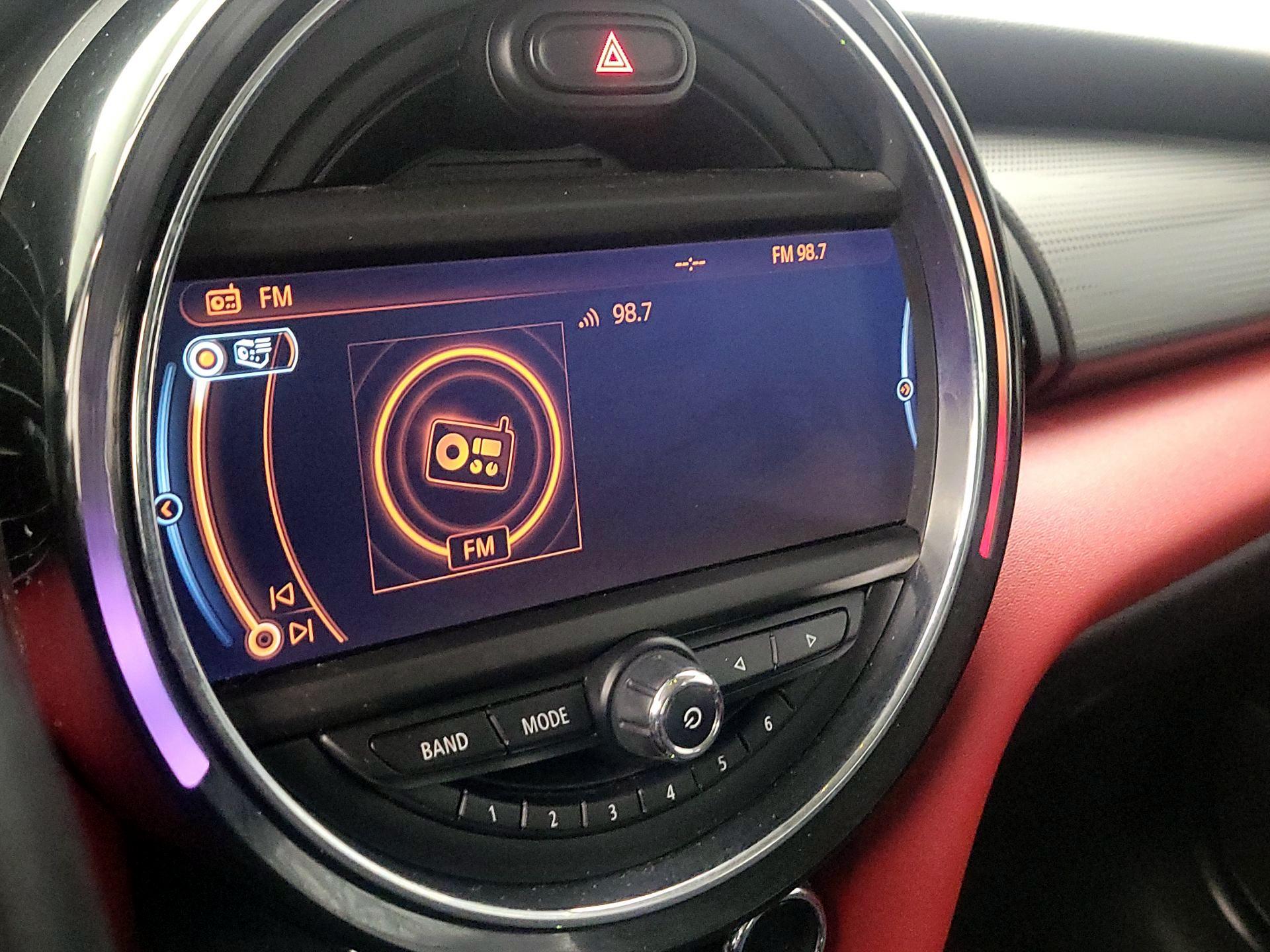 Thumbnail: 2015 MINI Cooper Hardtop - 15