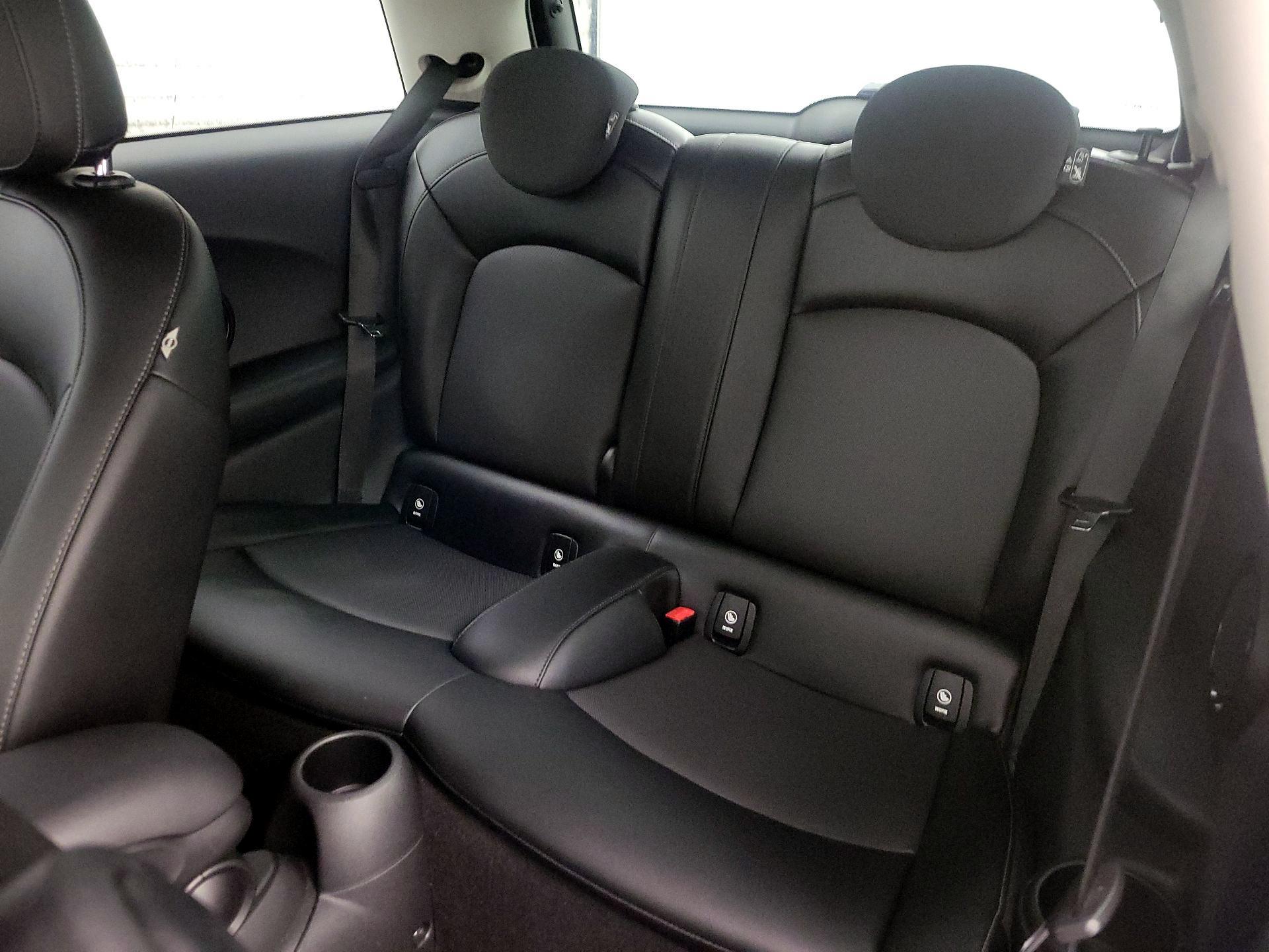 Thumbnail: 2015 MINI Cooper Hardtop - 19