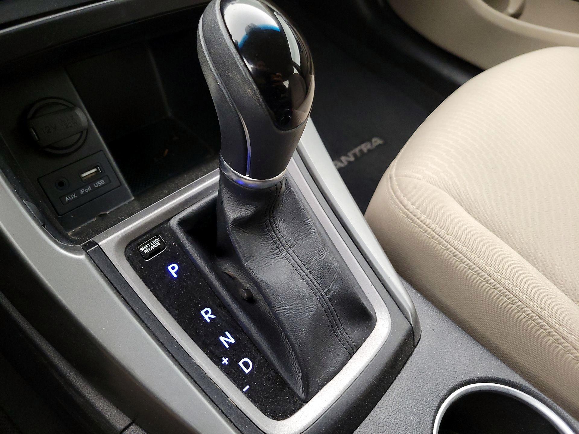 Thumbnail: 2016 Hyundai Elantra - 16