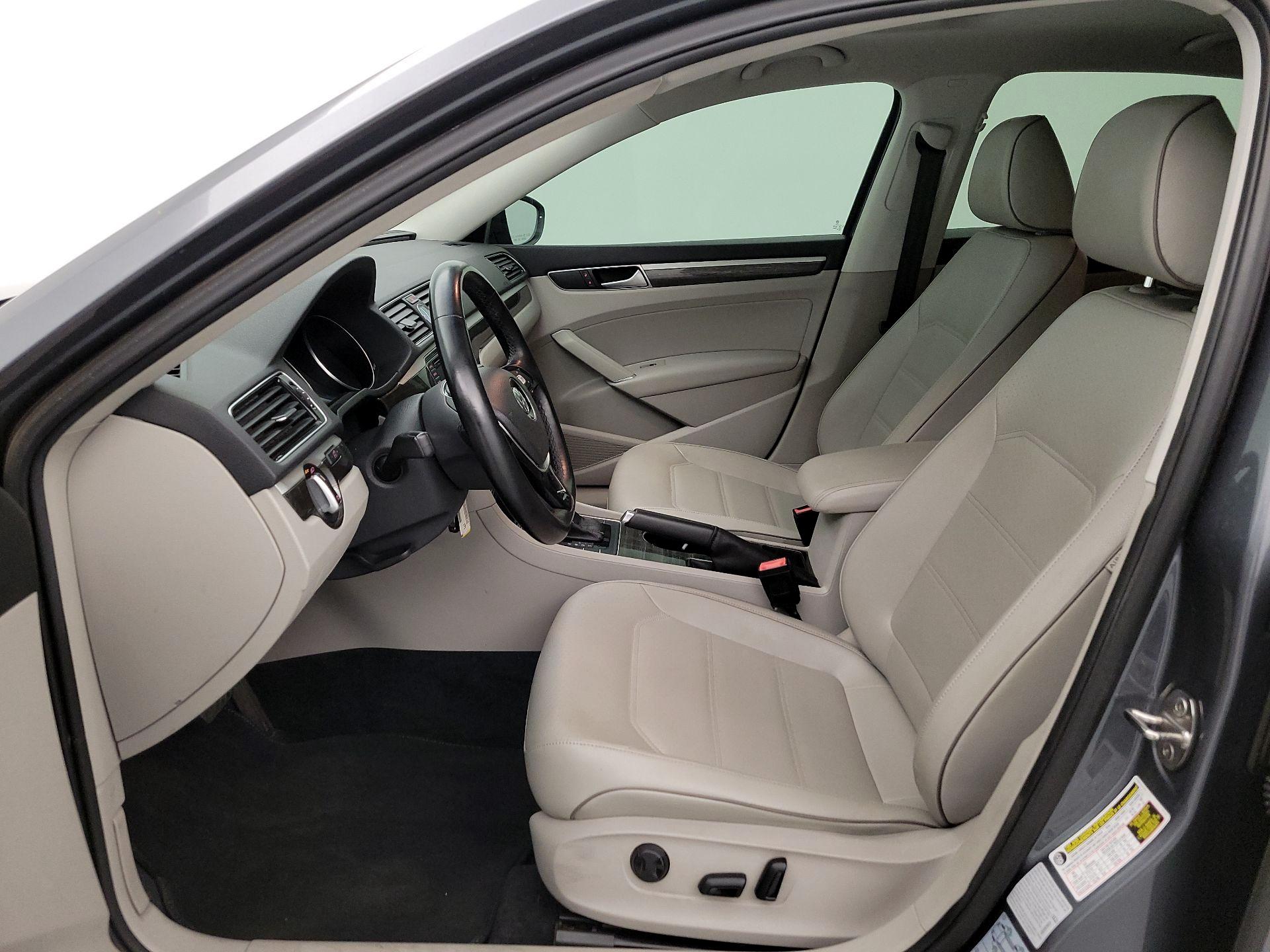 Thumbnail: 2016 Volkswagen Passat - 11