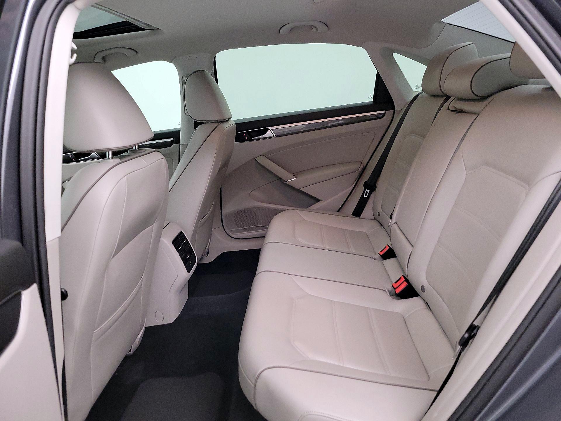 Thumbnail: 2016 Volkswagen Passat - 20