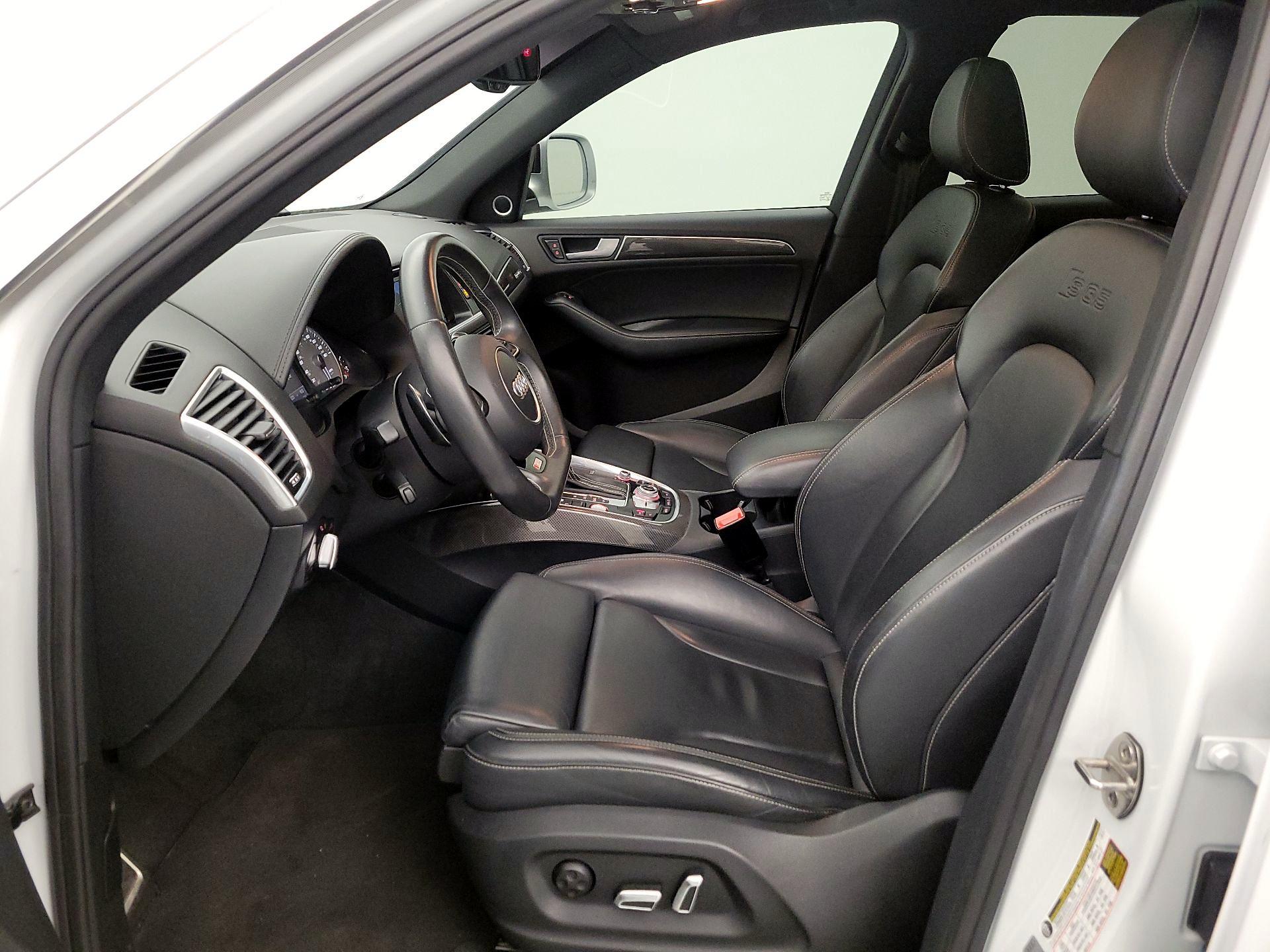 Thumbnail: 2015 Audi SQ5 - 11