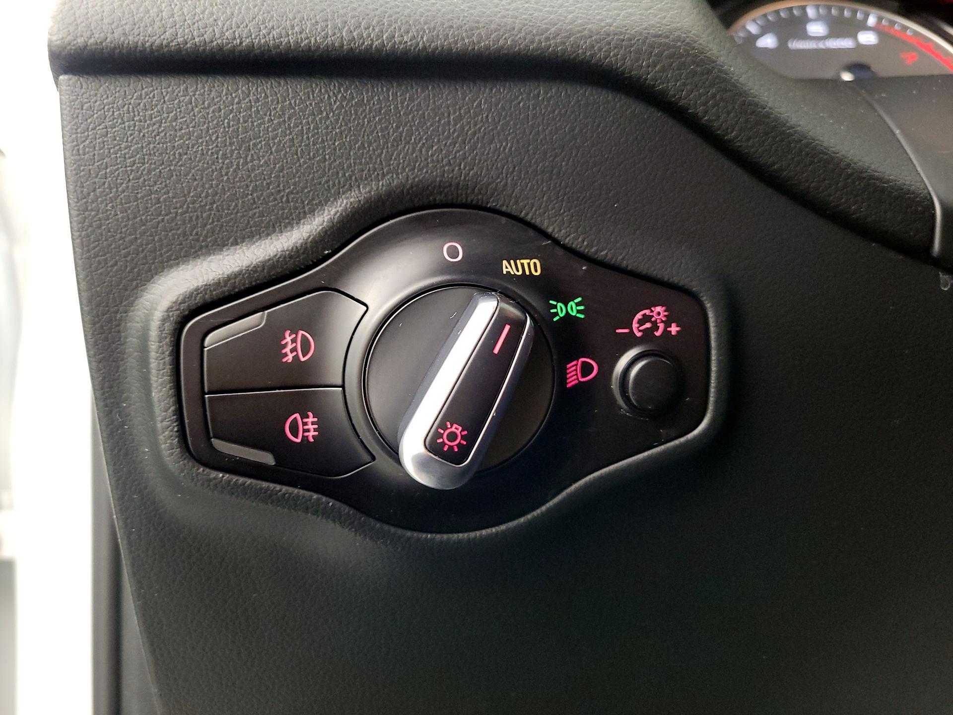 Thumbnail: 2015 Audi SQ5 - 13