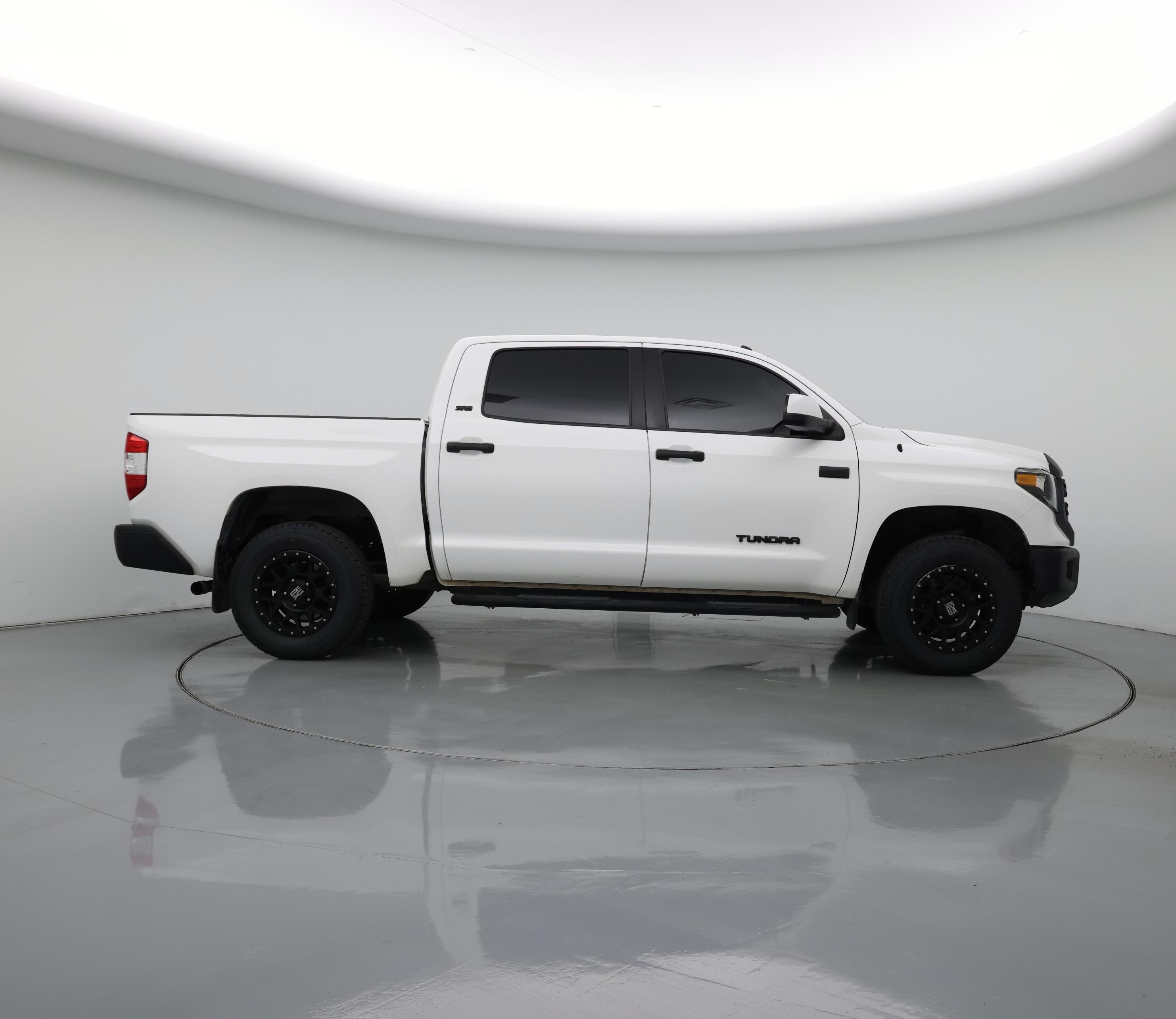 Thumbnail: 2018 Toyota Tundra - 7