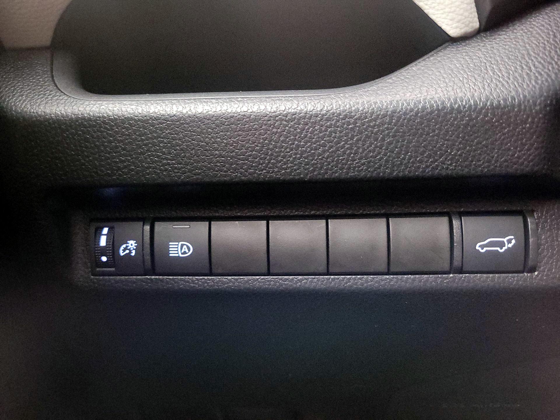 Thumbnail: 2023 Toyota RAV4 - 13