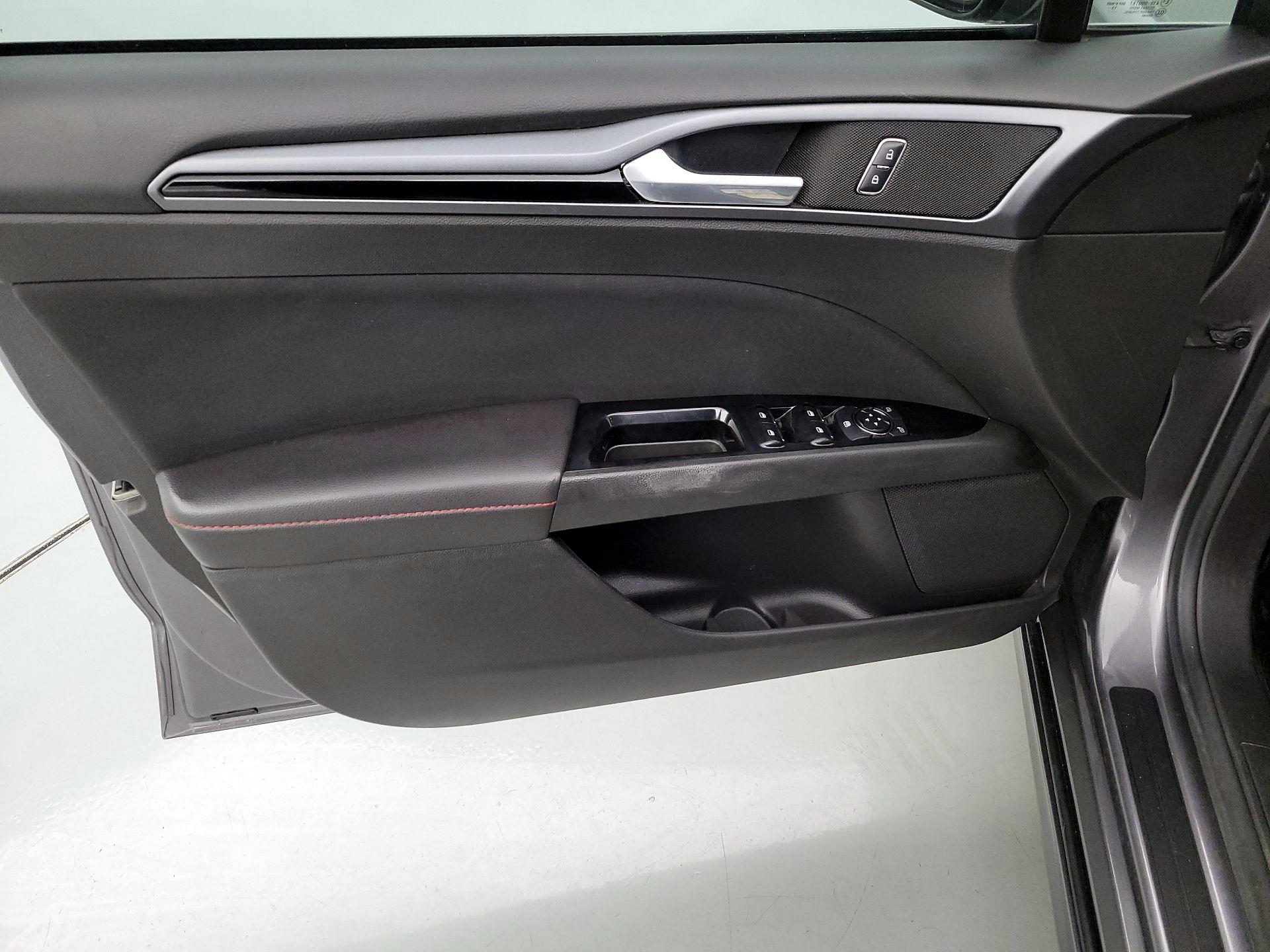 Thumbnail: 2014 Ford Fusion - 12