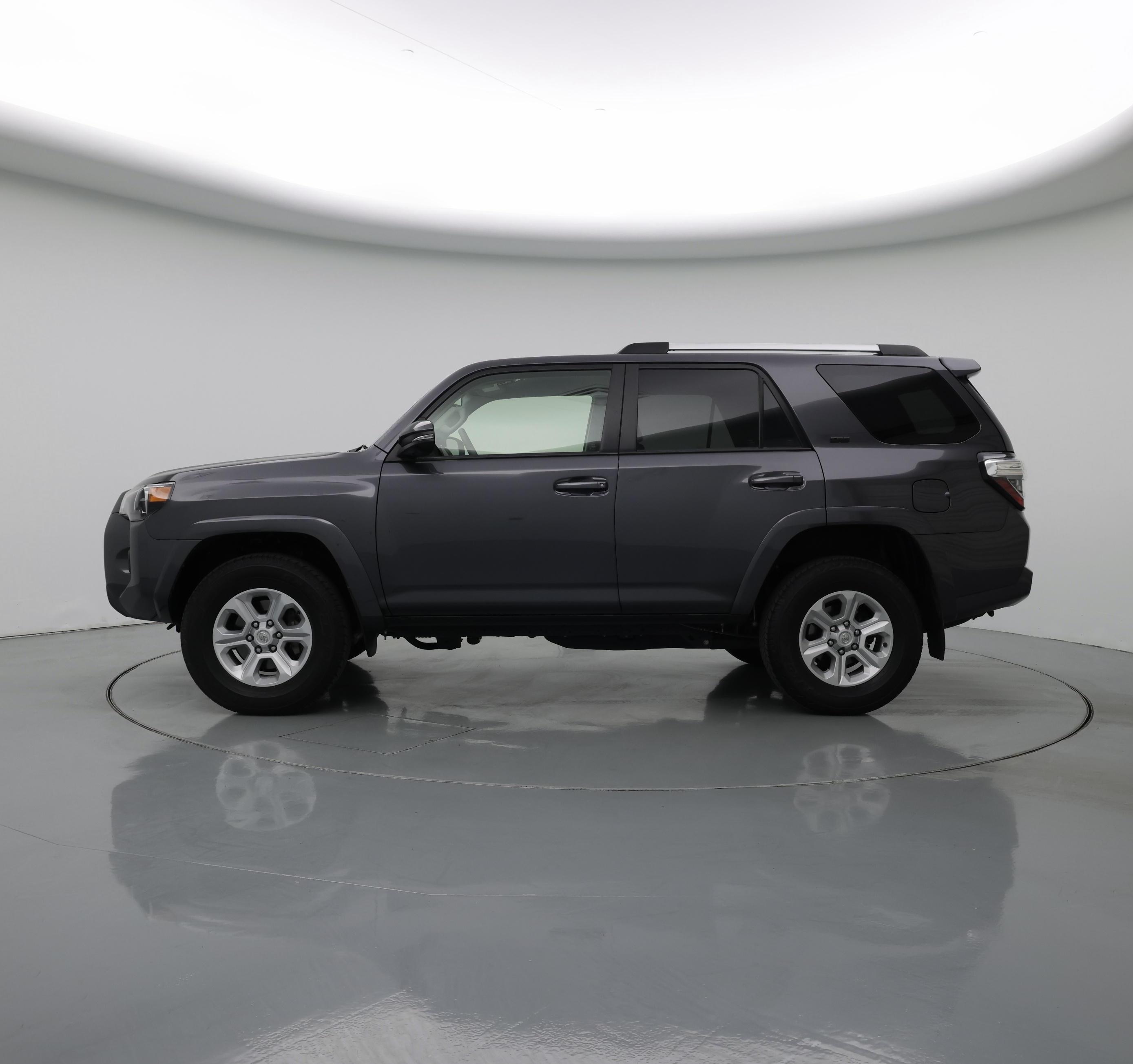 Thumbnail: 2022 Toyota 4Runner - 3