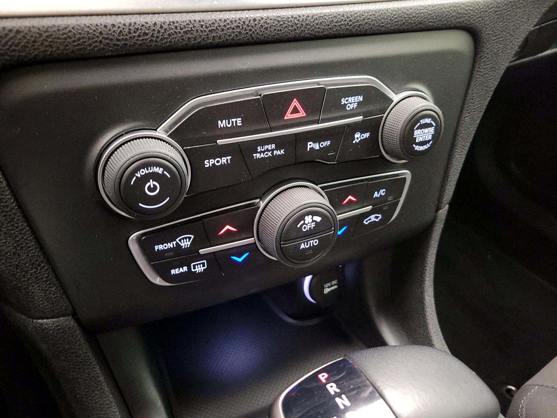 Thumbnail: 2019 Dodge Charger - 16