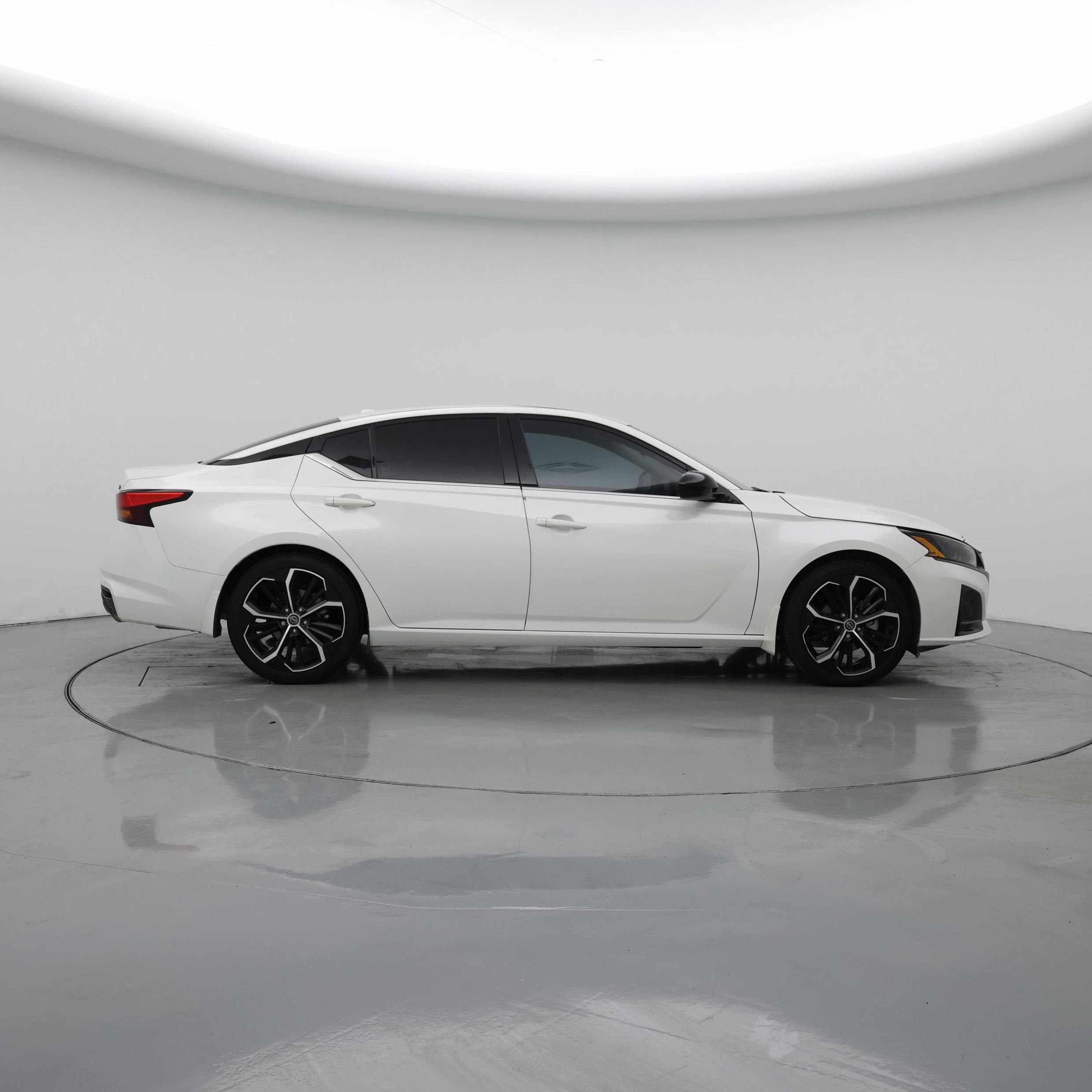 Thumbnail: 2023 Nissan Altima - 7