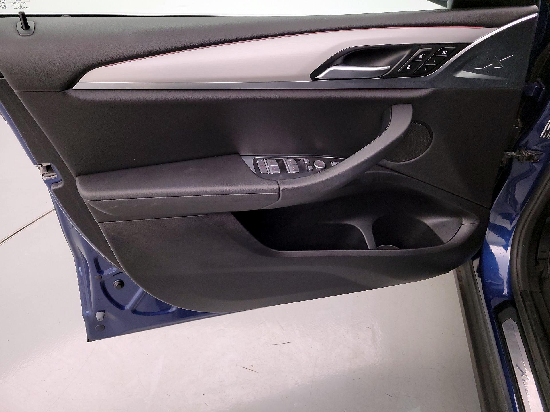 Thumbnail: 2021 BMW X3 - 12