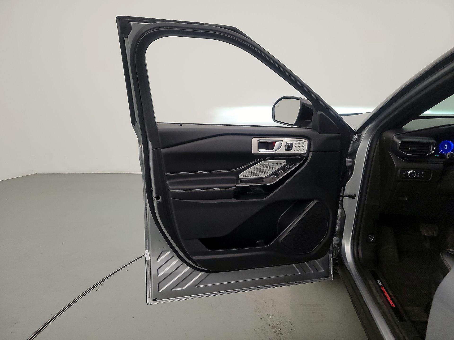 Thumbnail: 2022 Ford Explorer - 12