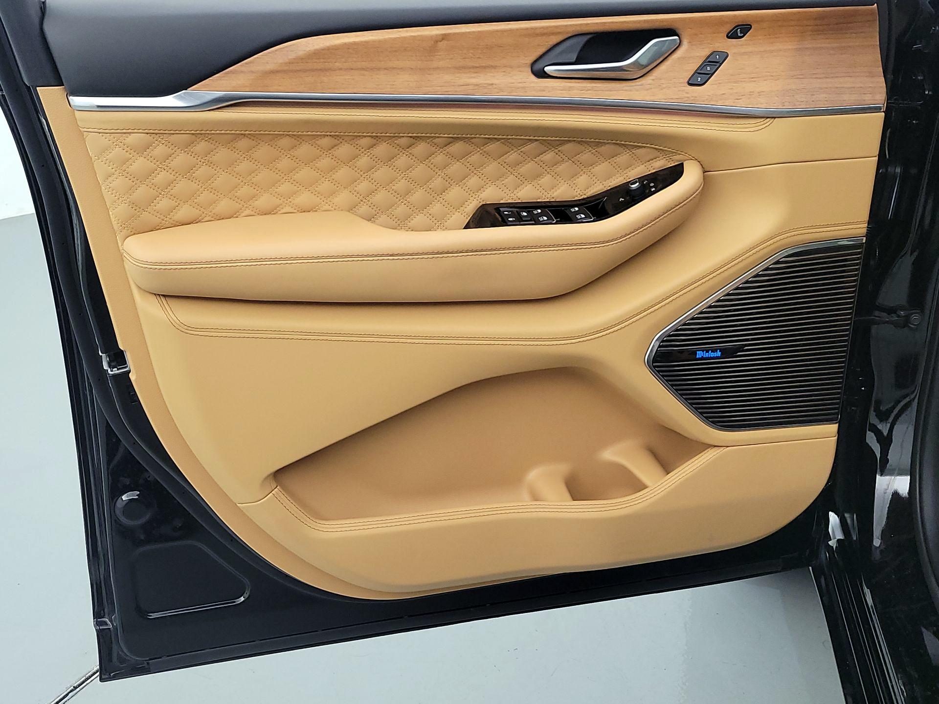 Thumbnail: 2025 Jeep Grand Cherokee - 12