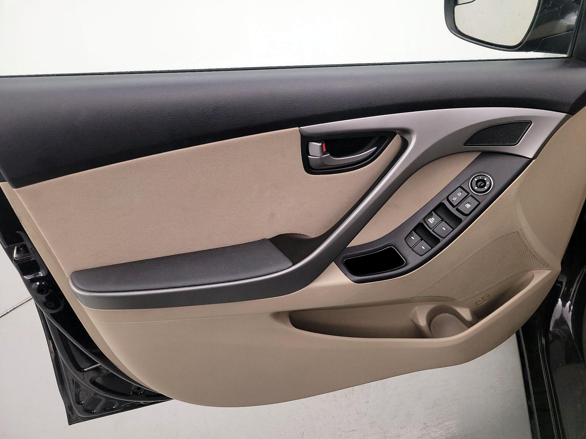 Thumbnail: 2014 Hyundai Elantra - 12