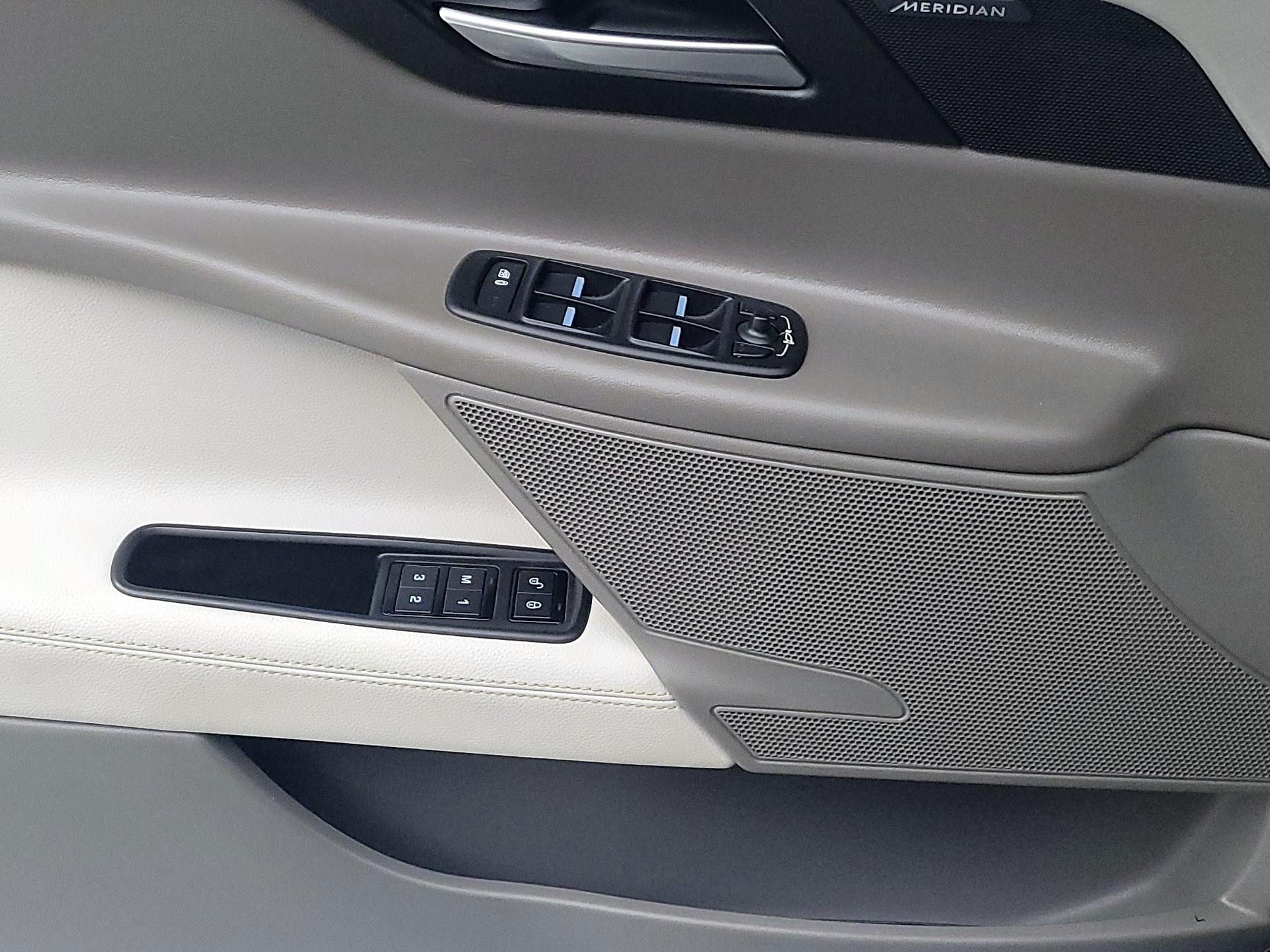 Thumbnail: 2017 Jaguar XE - 12