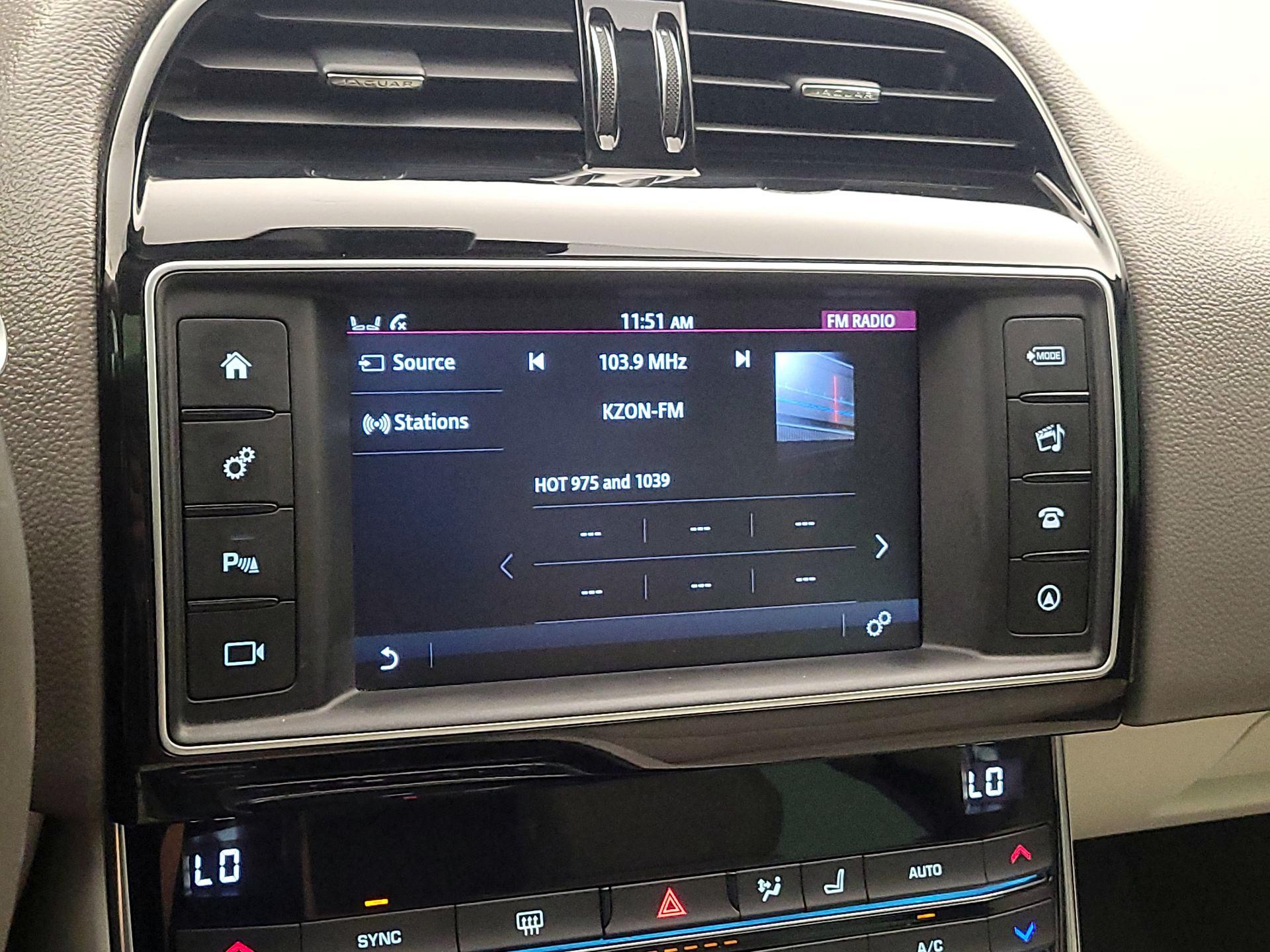 Thumbnail: 2017 Jaguar XE - 15