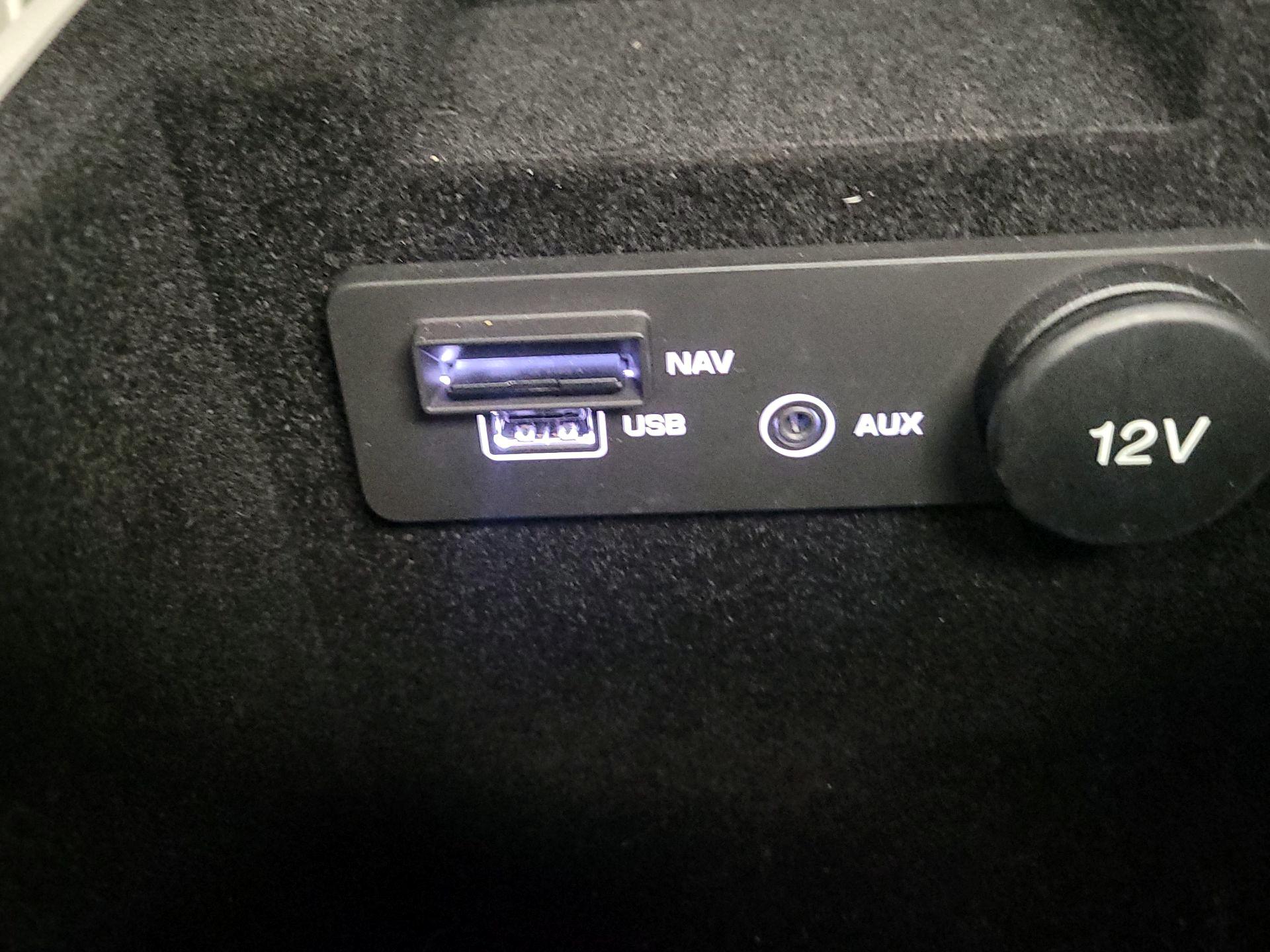 Thumbnail: 2017 Jaguar XE - 18