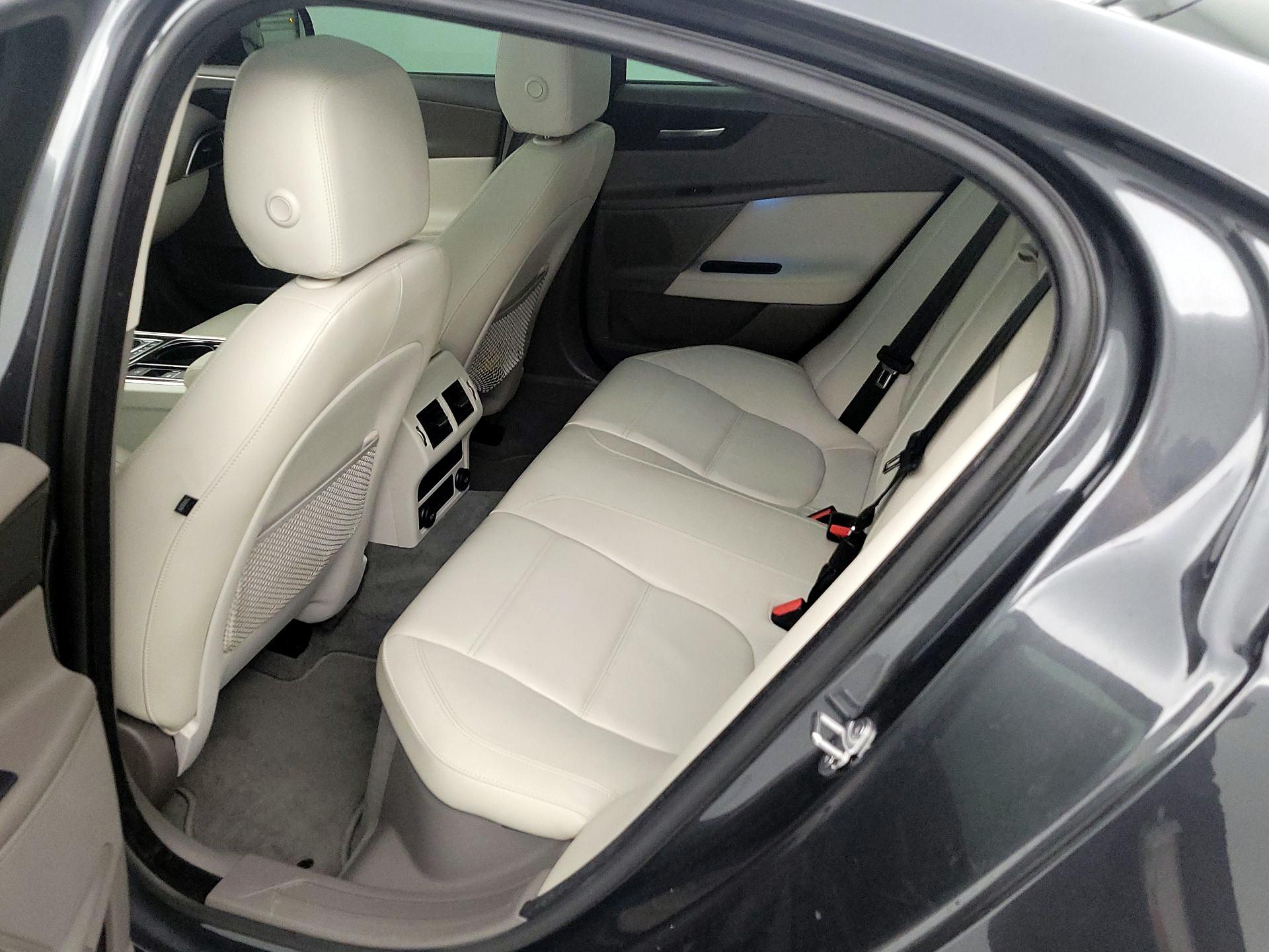 Thumbnail: 2017 Jaguar XE - 20