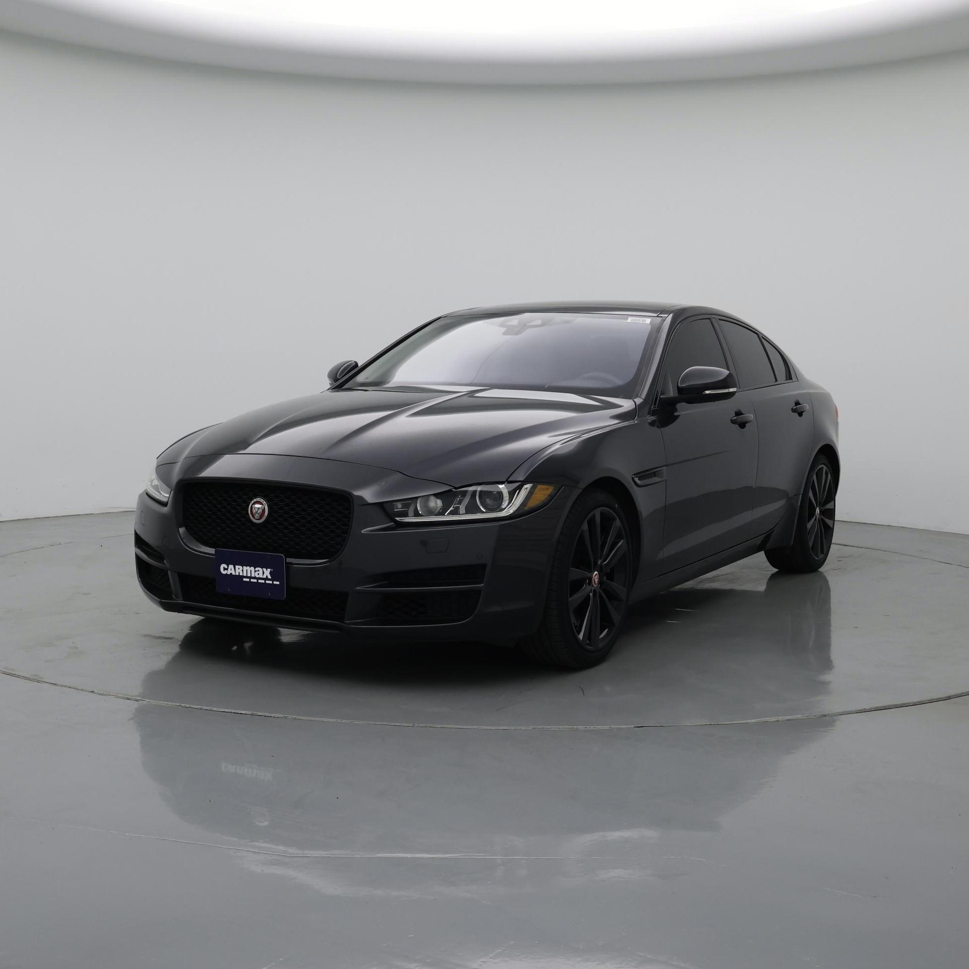 Thumbnail: 2017 Jaguar XE - 4