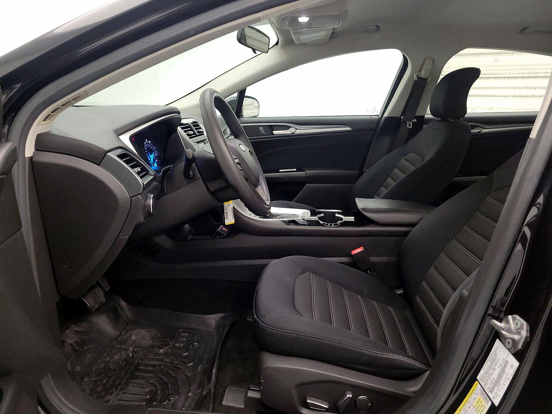 Thumbnail: 2015 Ford Fusion - 11