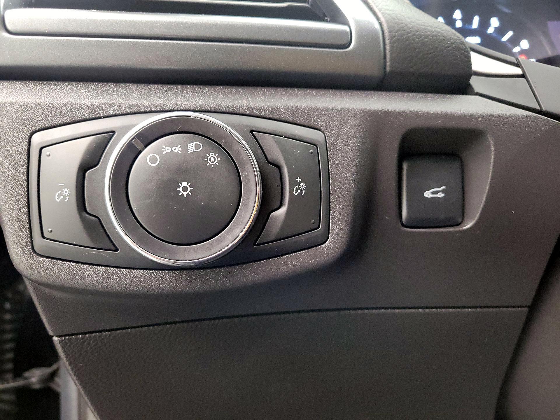 Thumbnail: 2015 Ford Fusion - 13