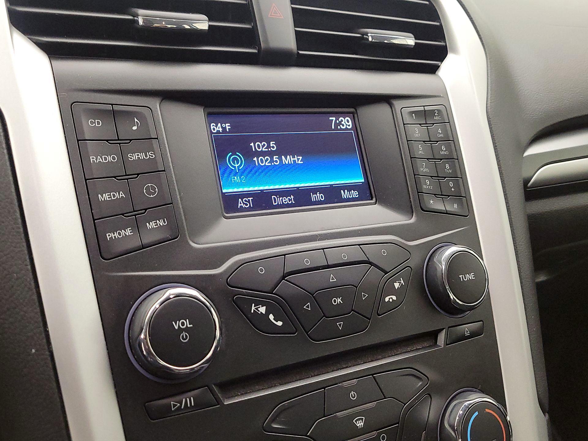 Thumbnail: 2015 Ford Fusion - 15