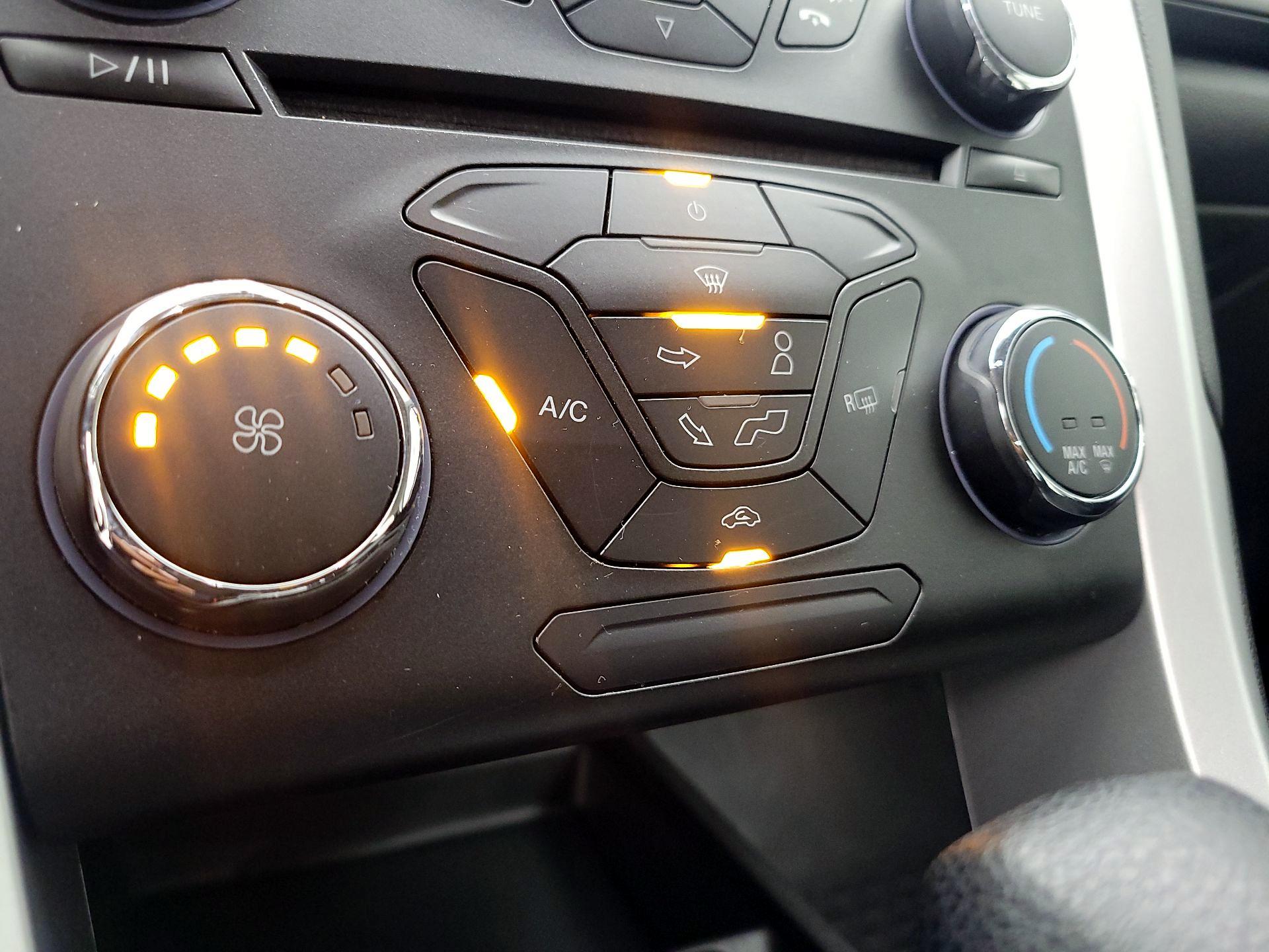 Thumbnail: 2015 Ford Fusion - 16