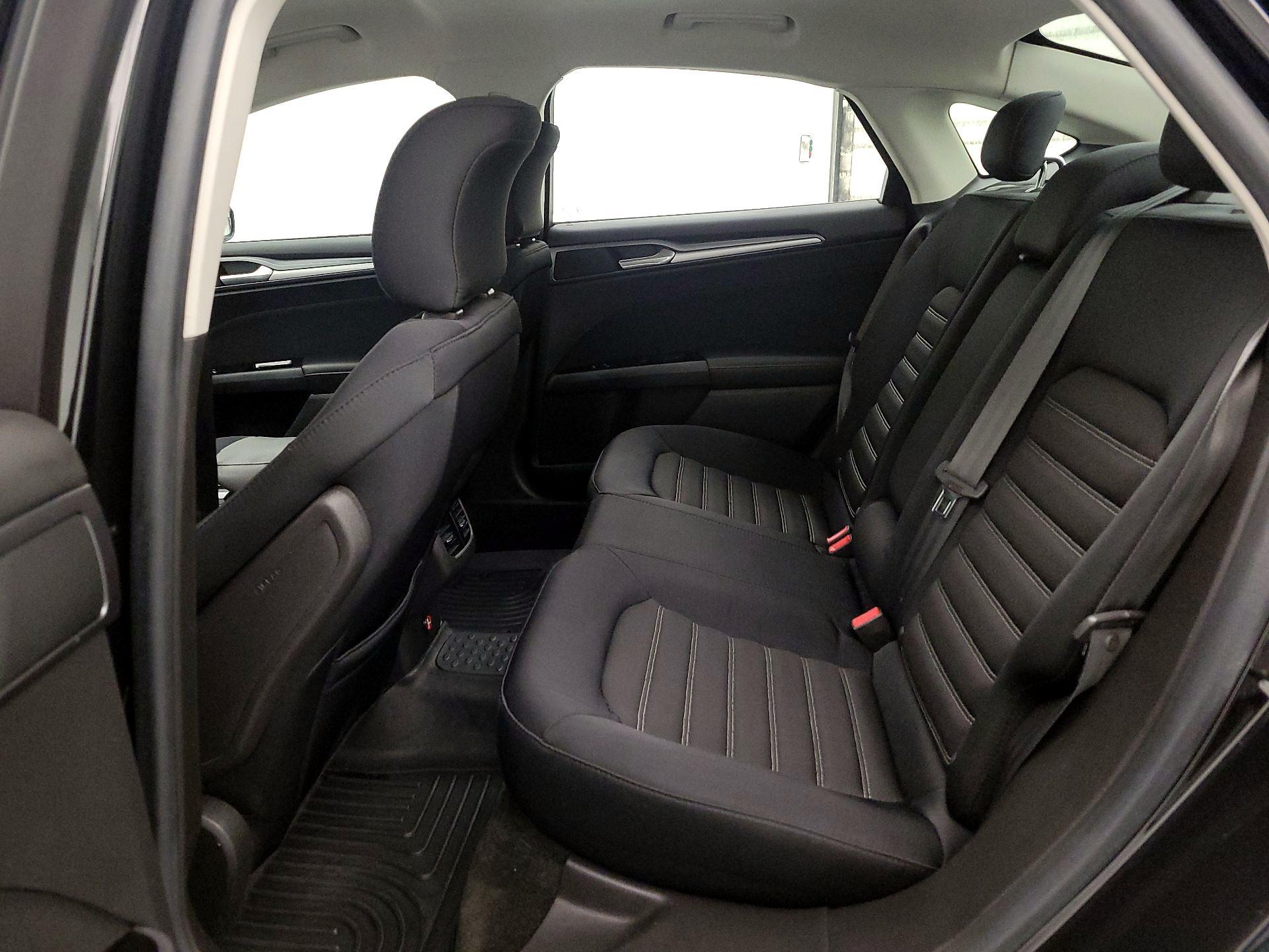 Thumbnail: 2015 Ford Fusion - 19