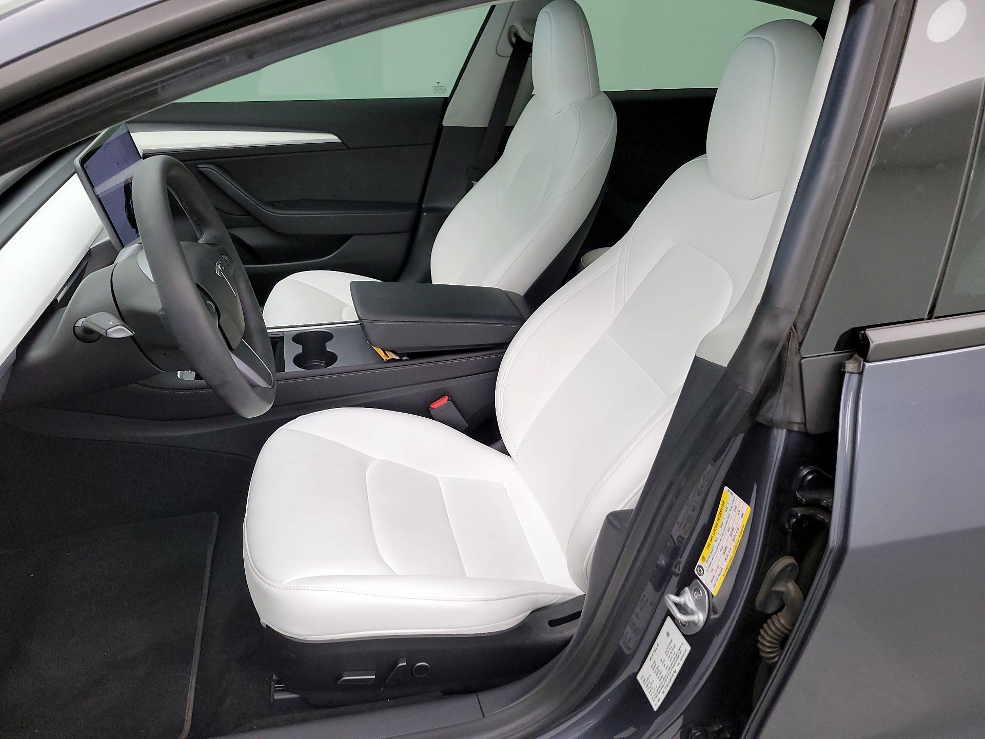 Thumbnail: 2023 Tesla Model 3 - 11