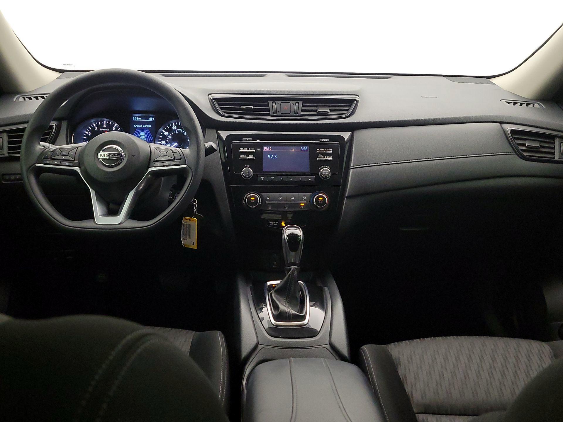 Thumbnail: 2017 Nissan Rogue - 9