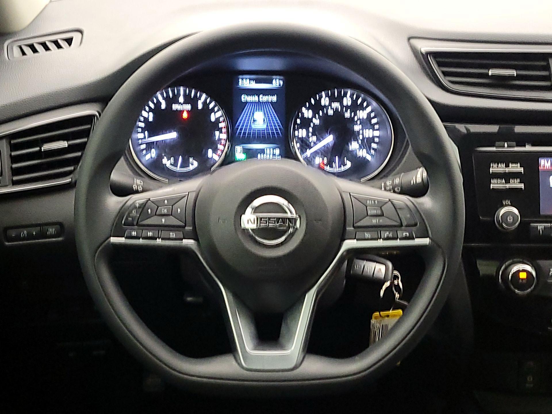 Thumbnail: 2017 Nissan Rogue - 10