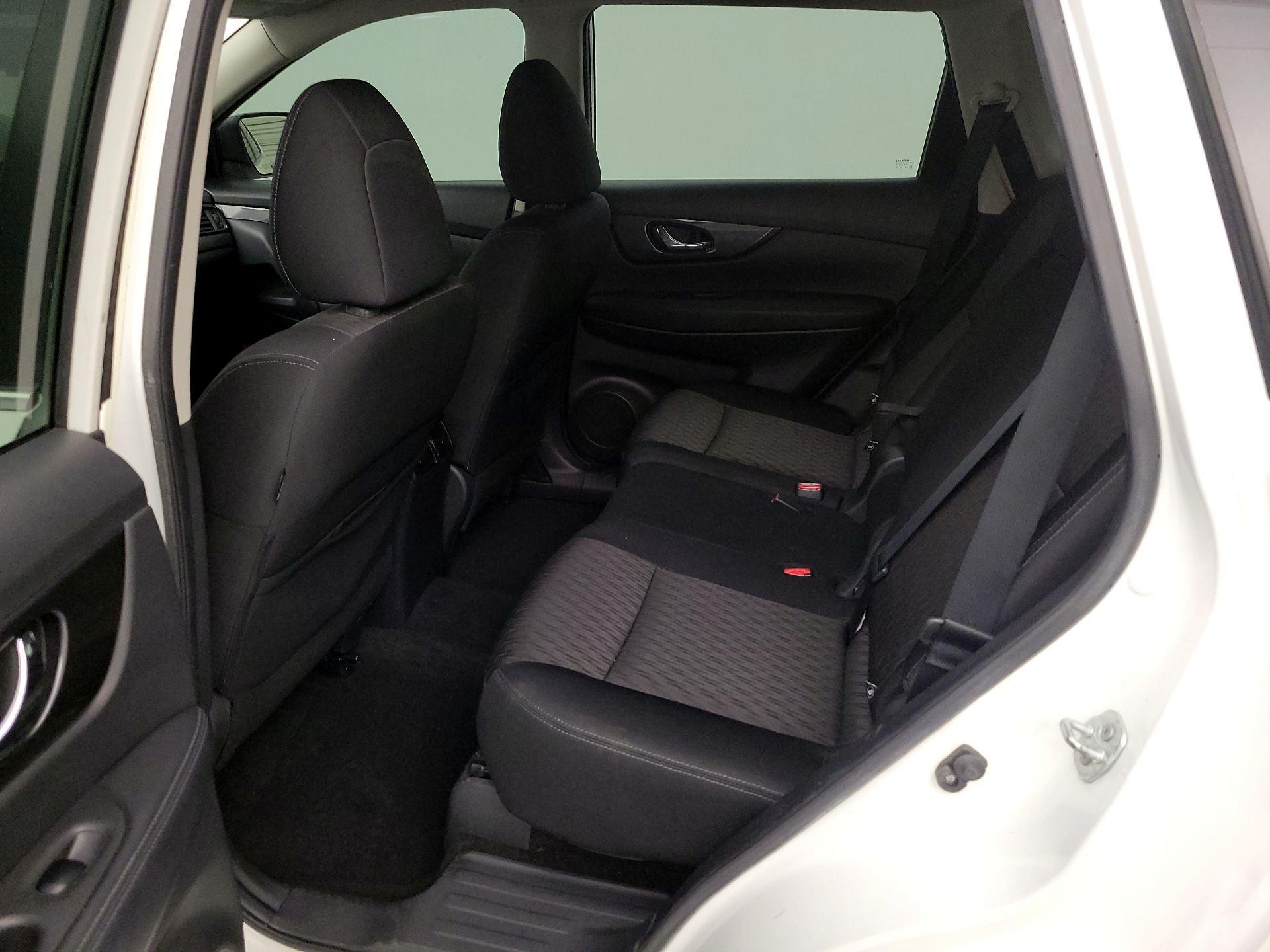 Thumbnail: 2017 Nissan Rogue - 19