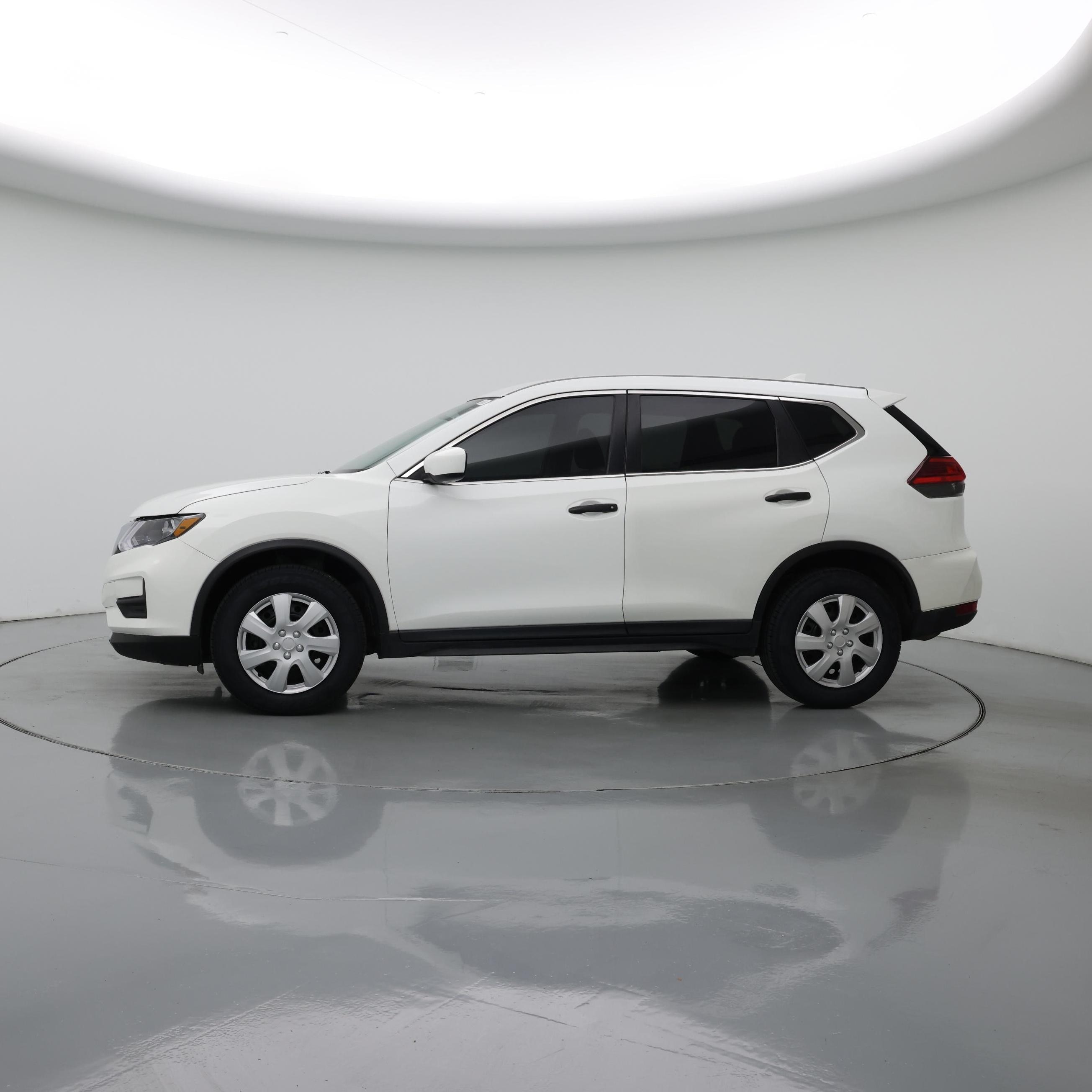 Thumbnail: 2017 Nissan Rogue - 3