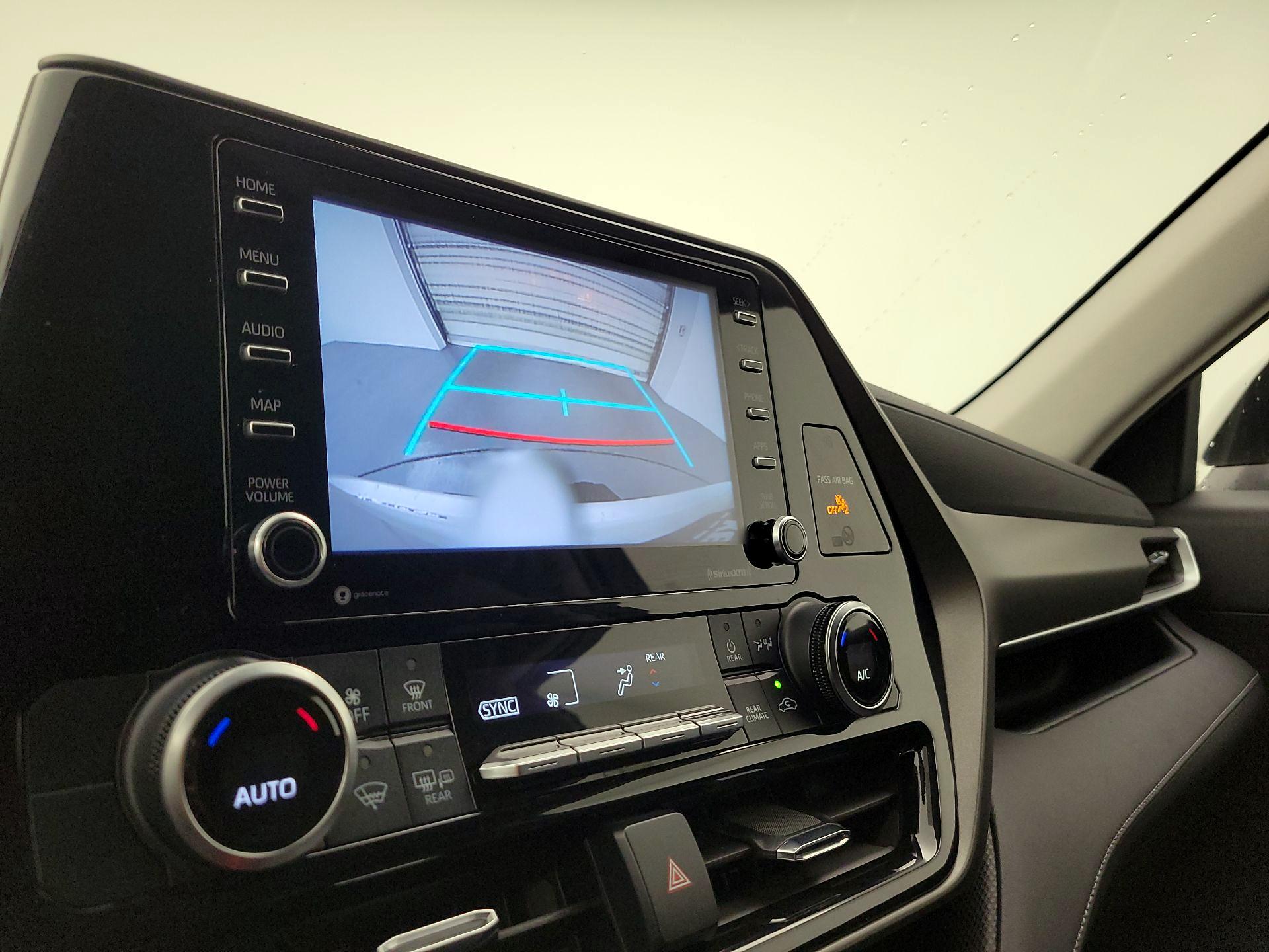 Thumbnail: 2021 Toyota Highlander - 14