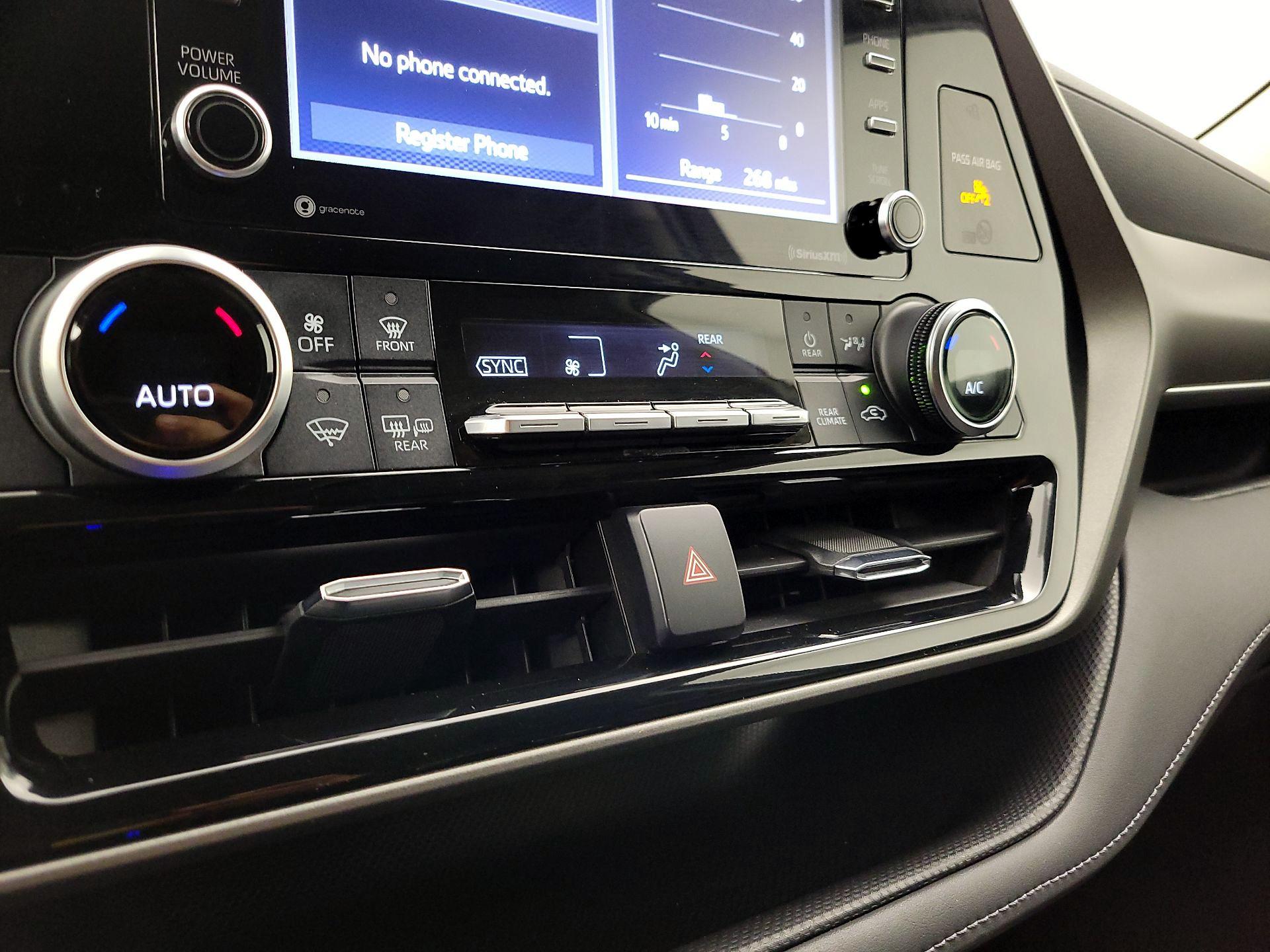 Thumbnail: 2021 Toyota Highlander - 16